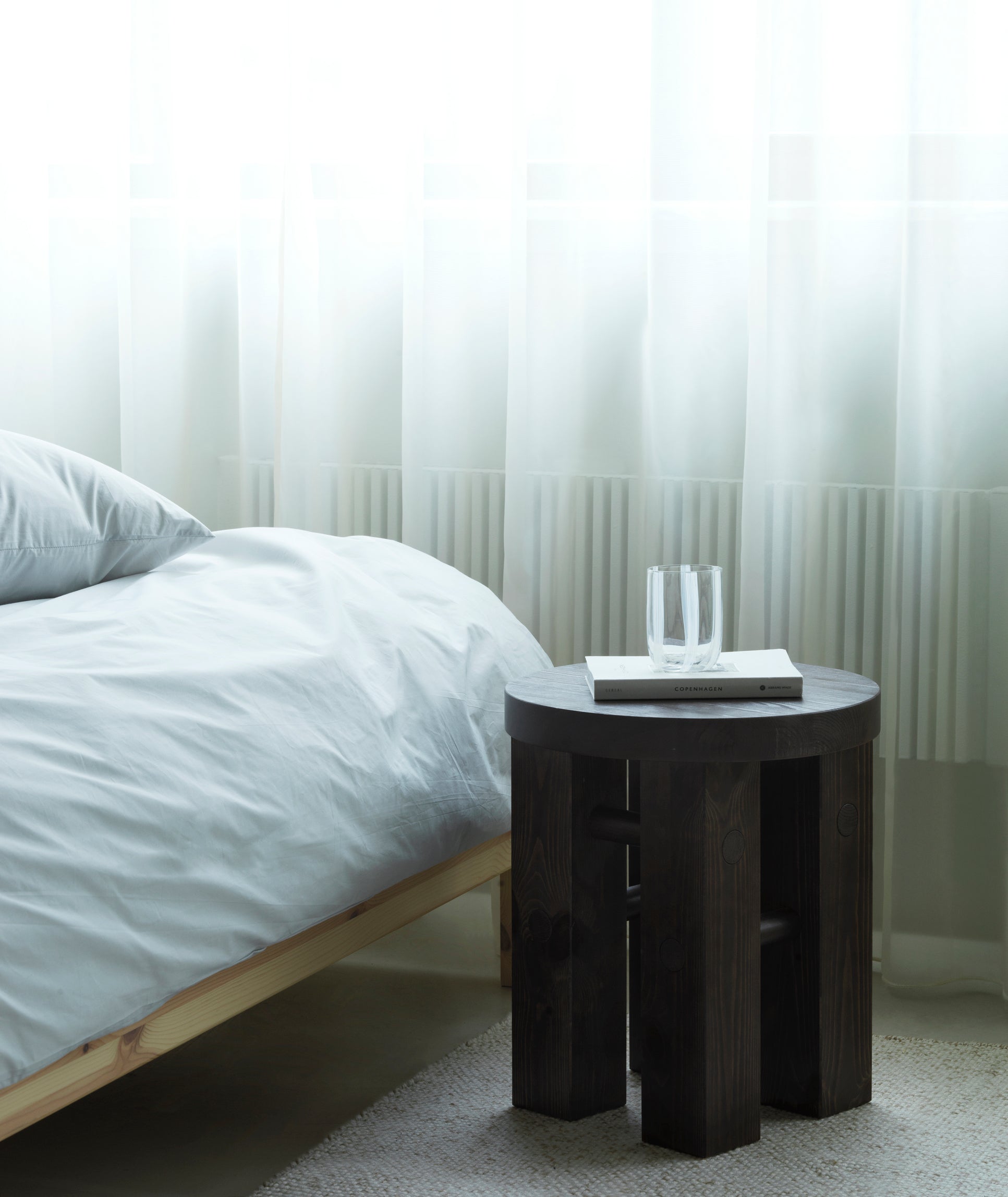 Fyr dunkelbrauner Stuhl