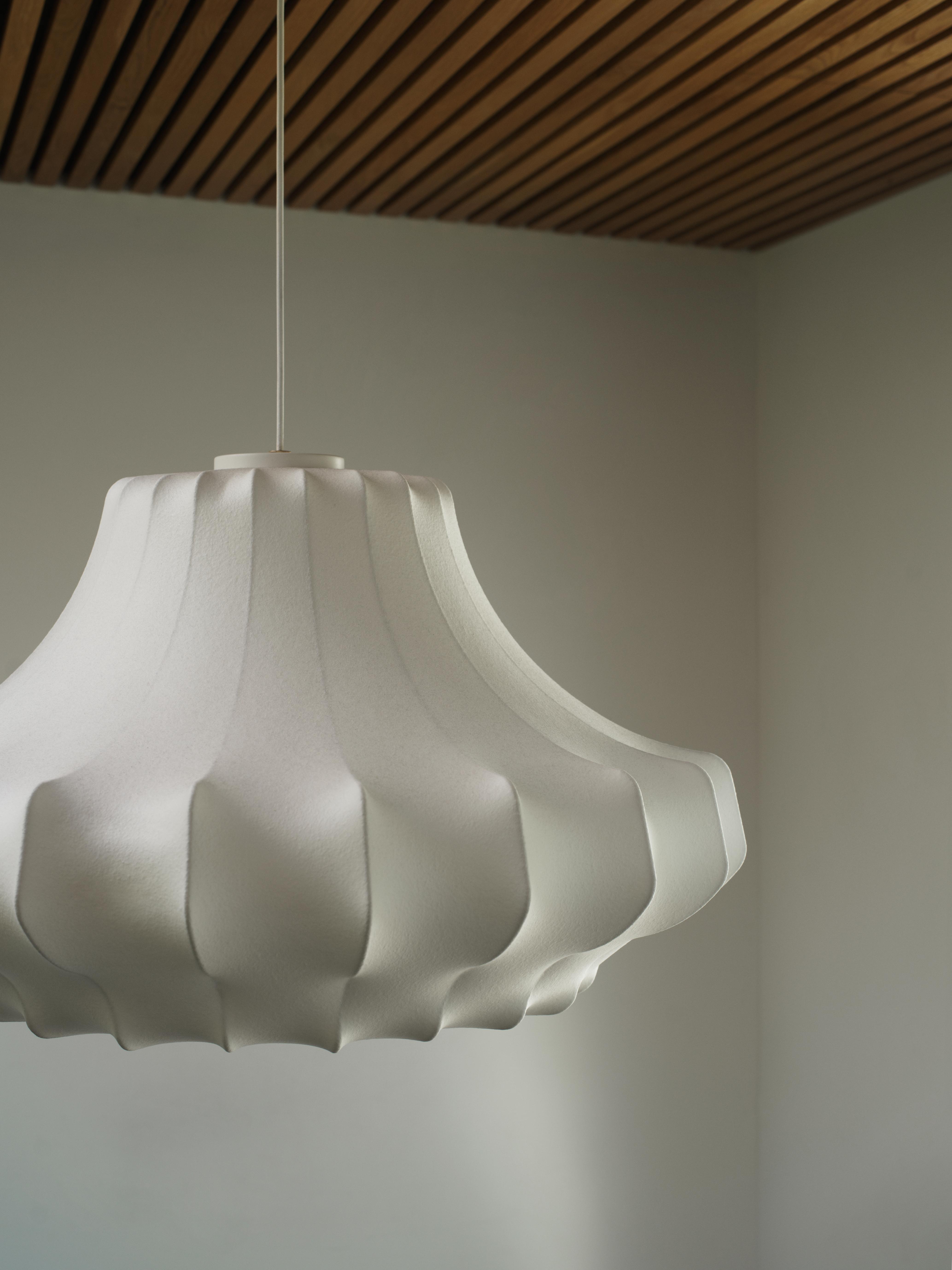 PHANTOM MEDIUM white pendant lamp