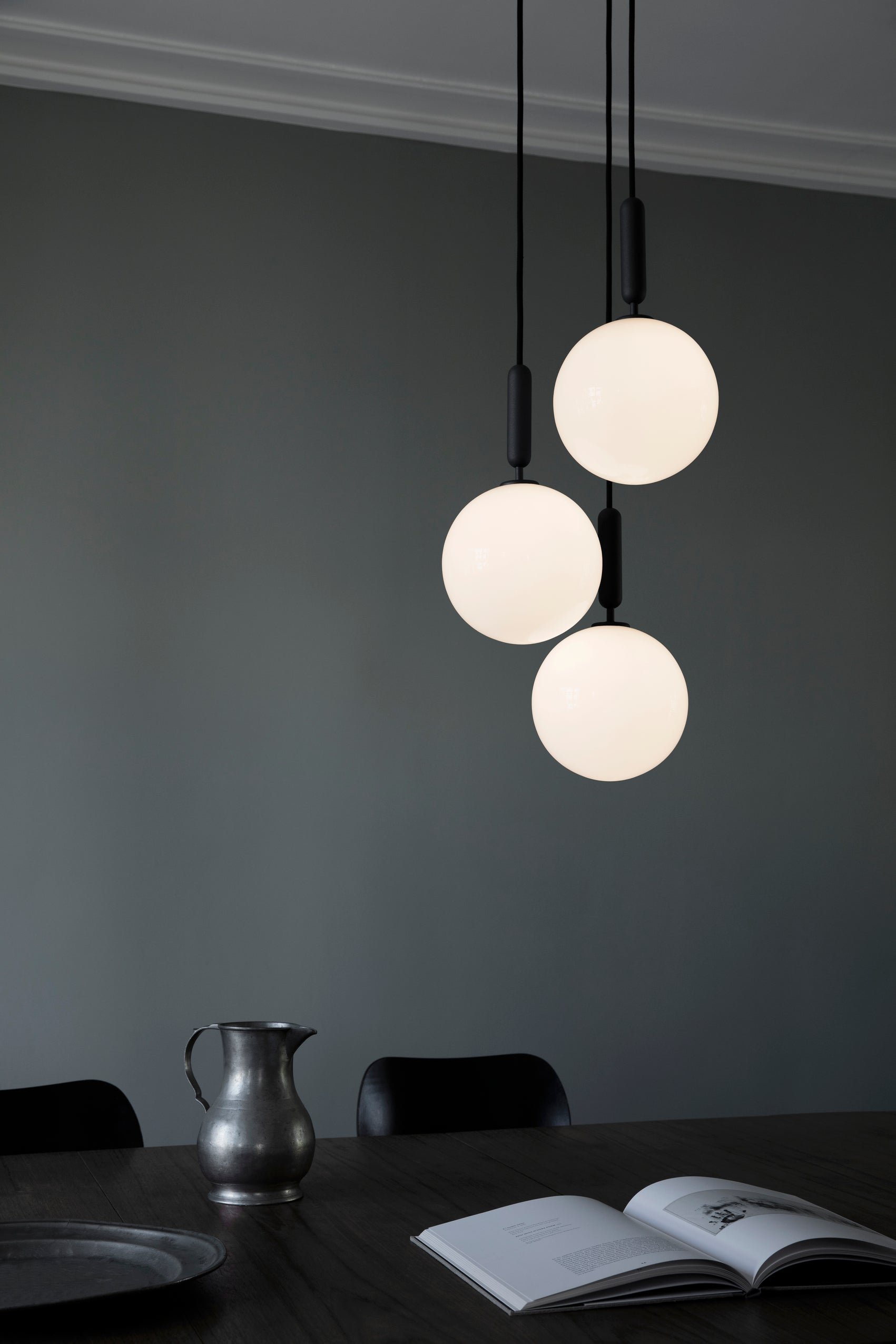 Hanglamp MIIRA 3 grafiet met opaalglas