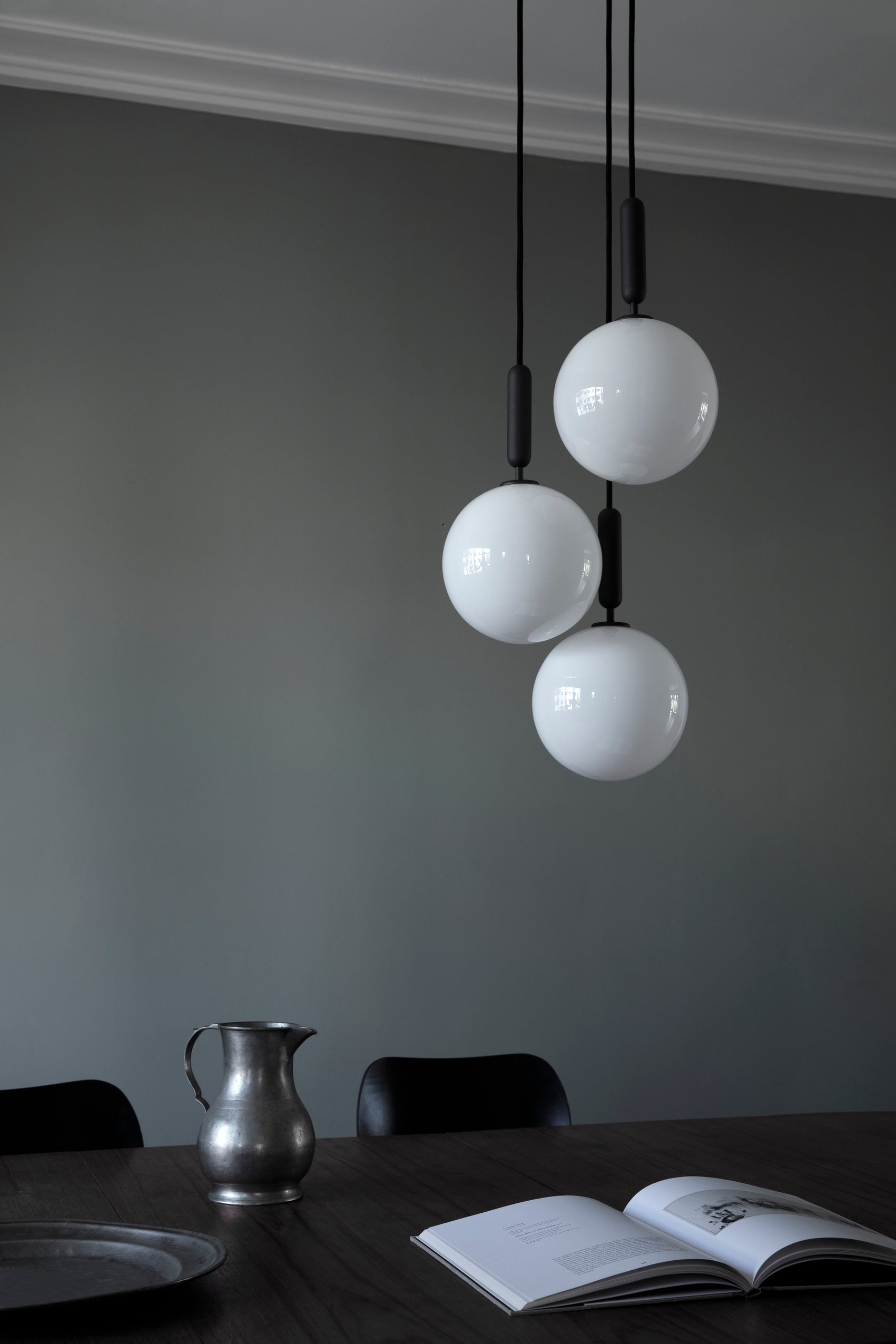 Hanglamp MIIRA 3 grafiet met opaalglas