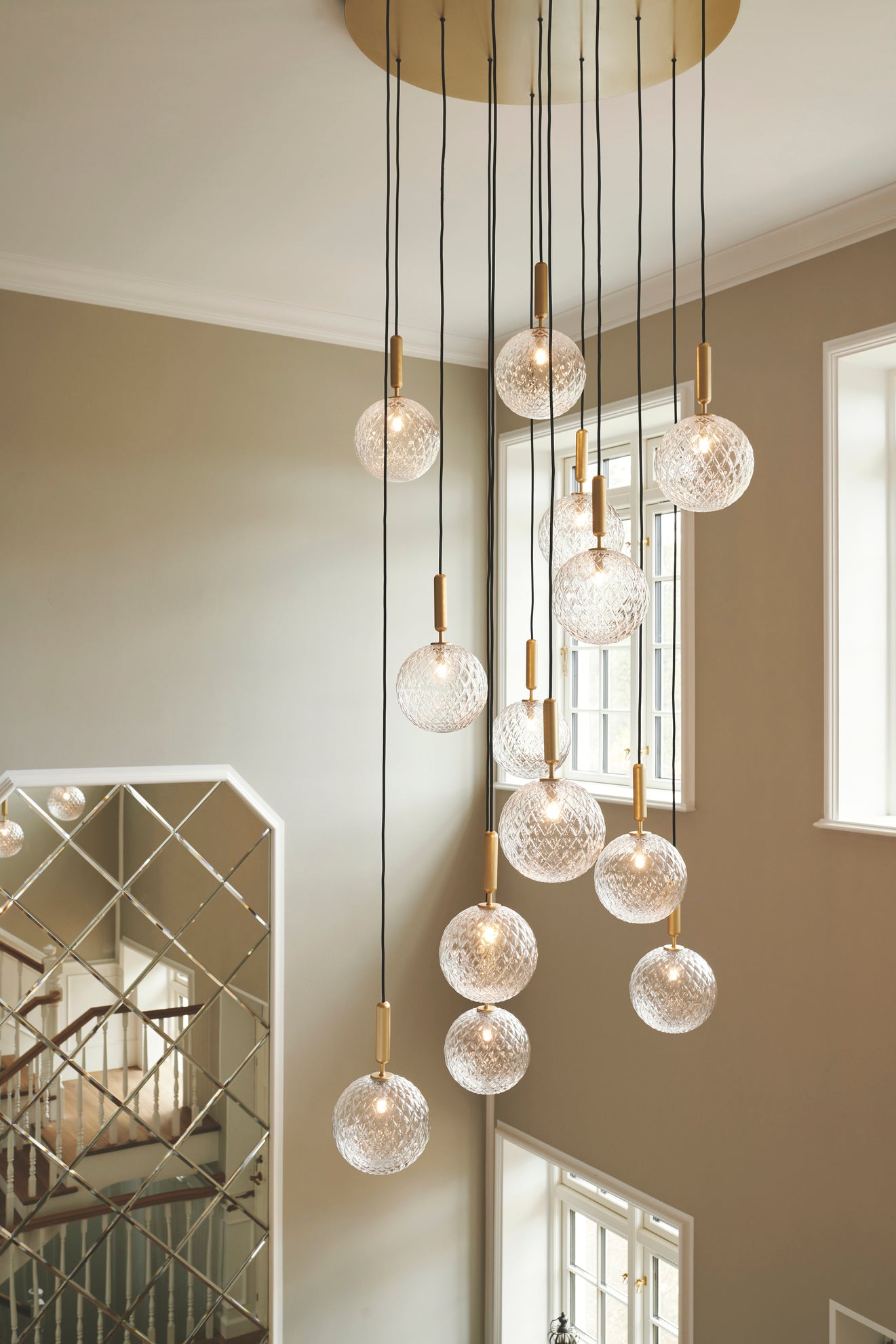 Hanglamp MIIRA 13 messing met opaalglas