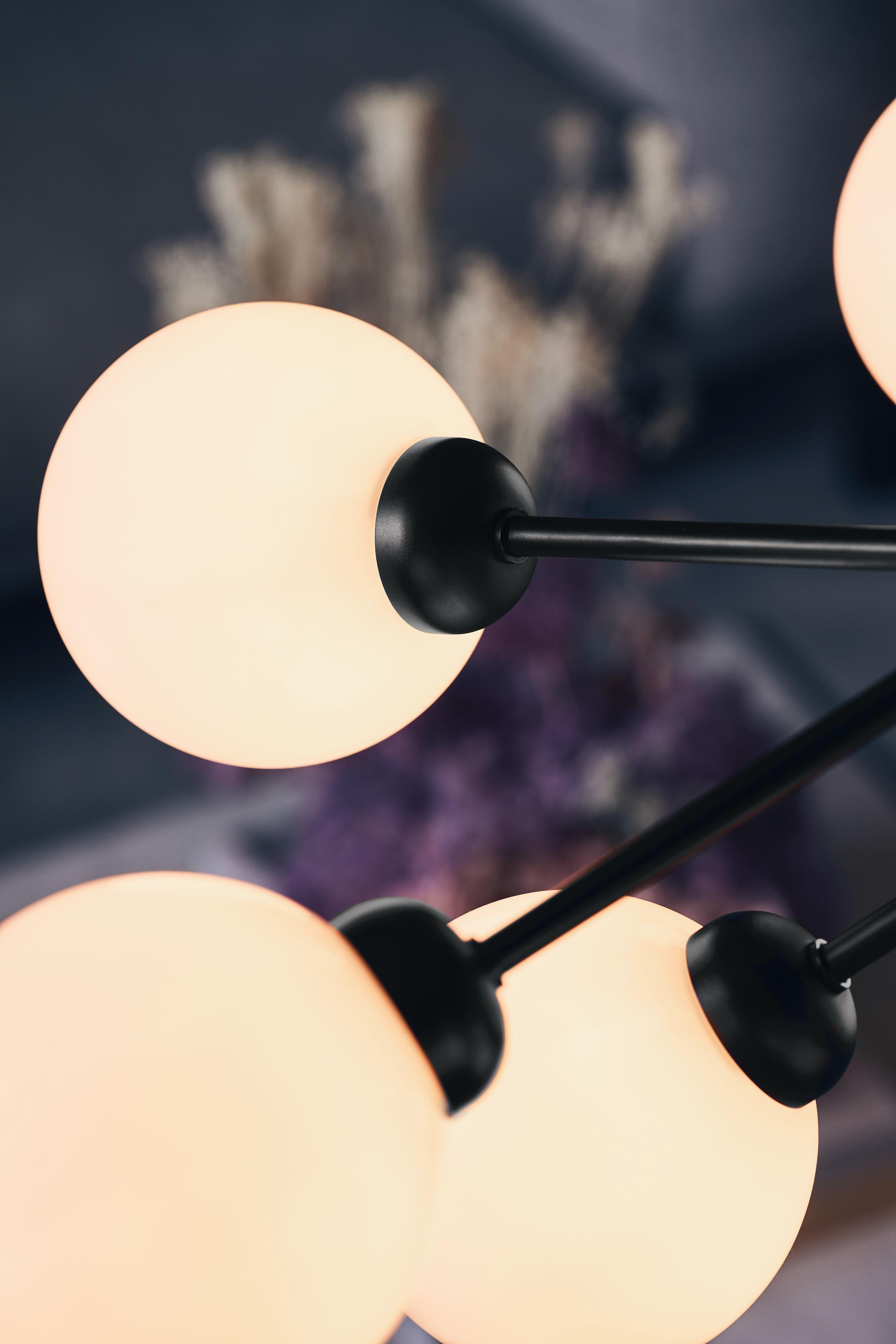 Hanglamp APIALES 9 zwart met opaalglas