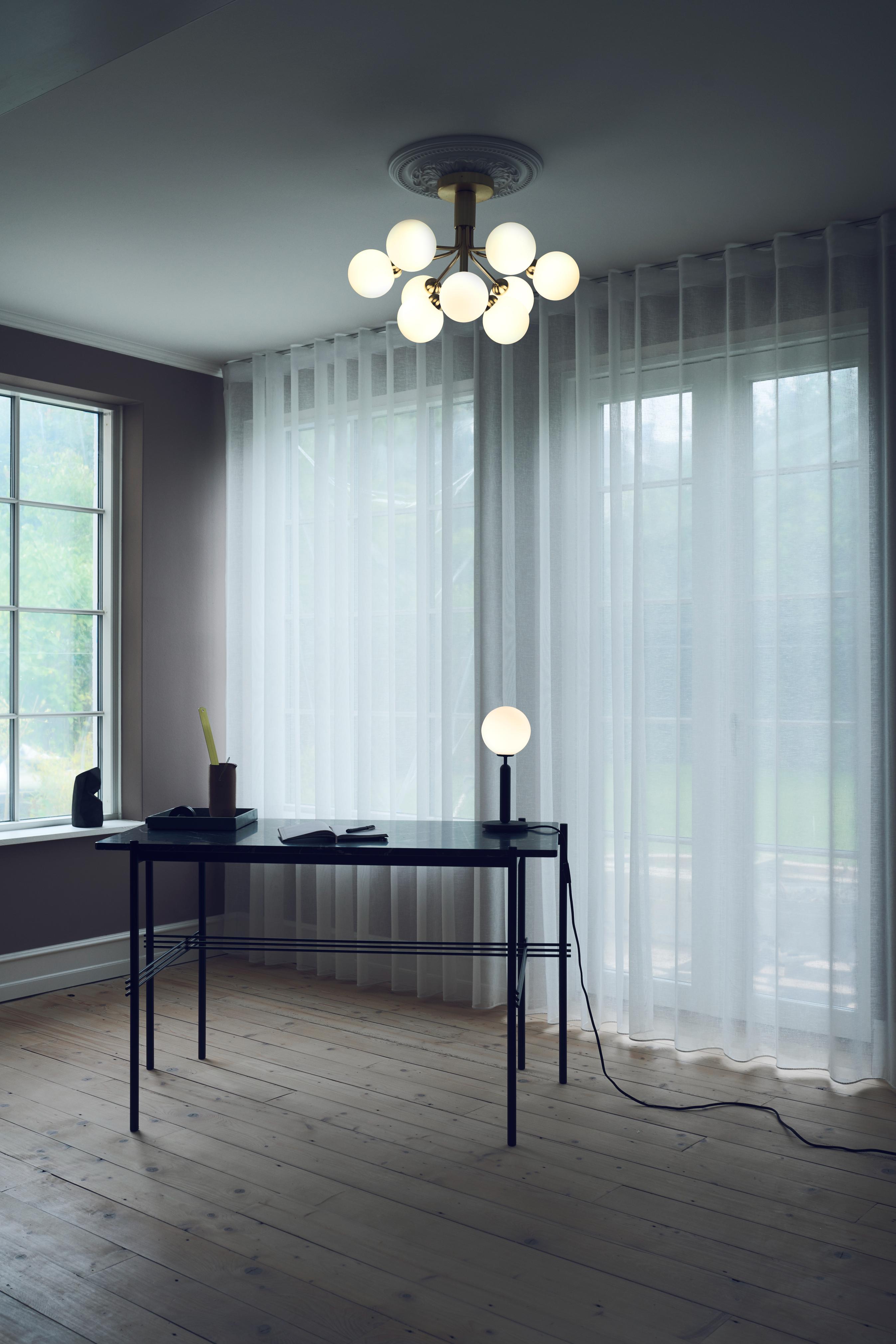 Deckenleuchte APIALES 9 Messing mit opalem Glas