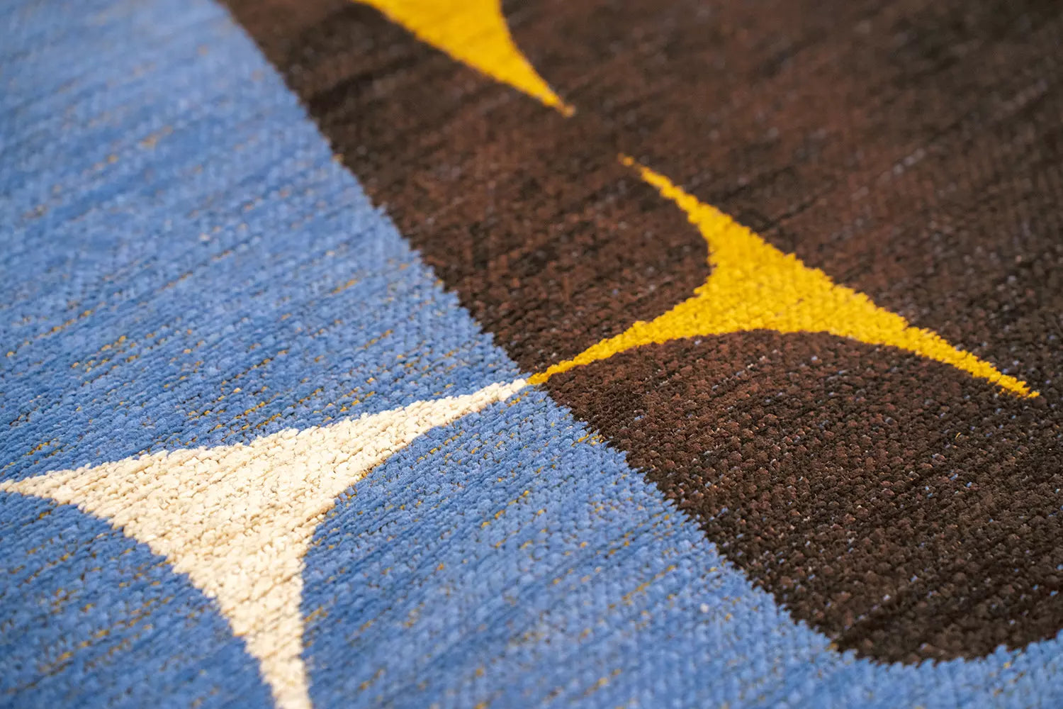 Vloerkleed STONES wit met bruin en blauw