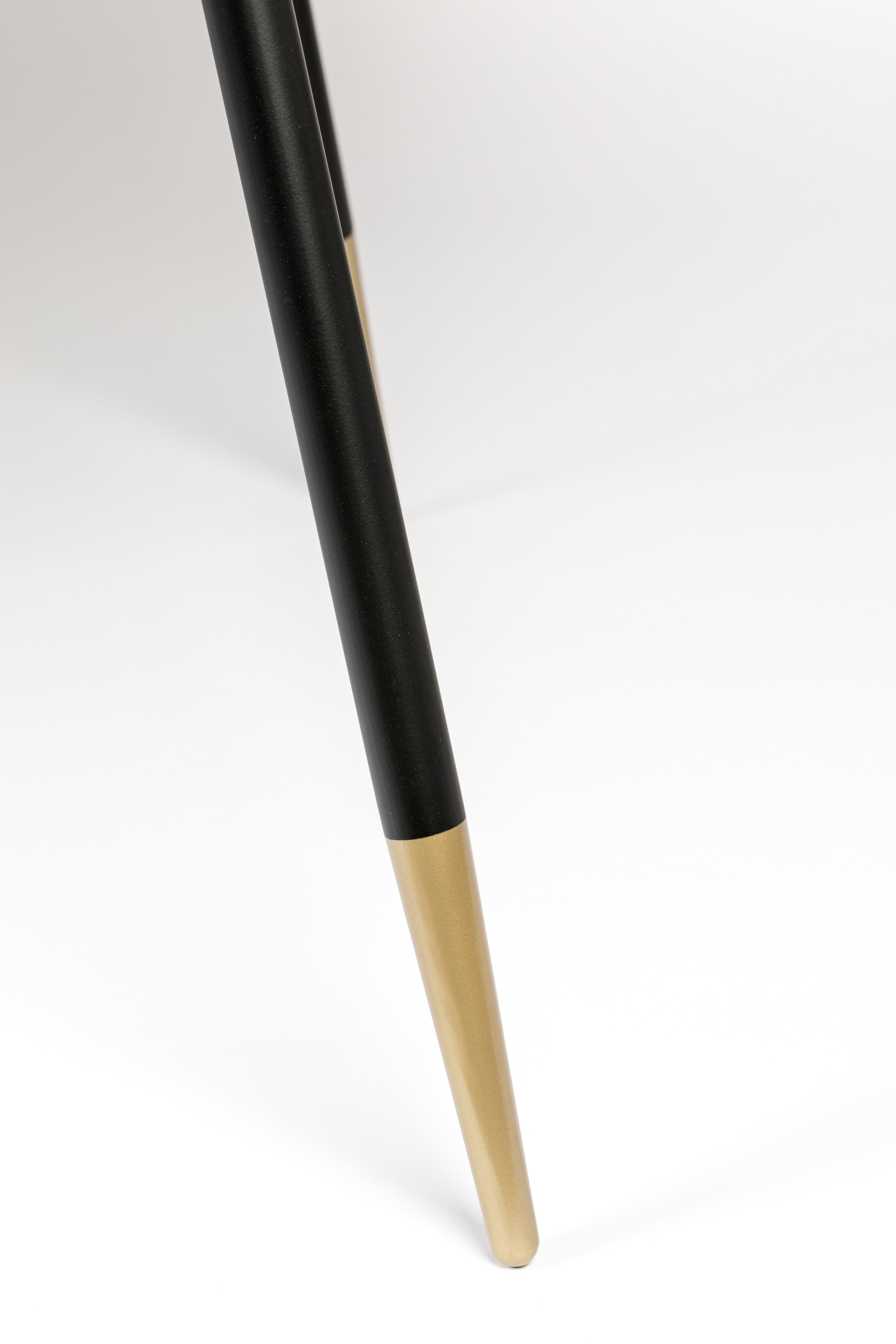 Ovaler Tisch Denise Furnier Asche mit einer schwarzen Basis