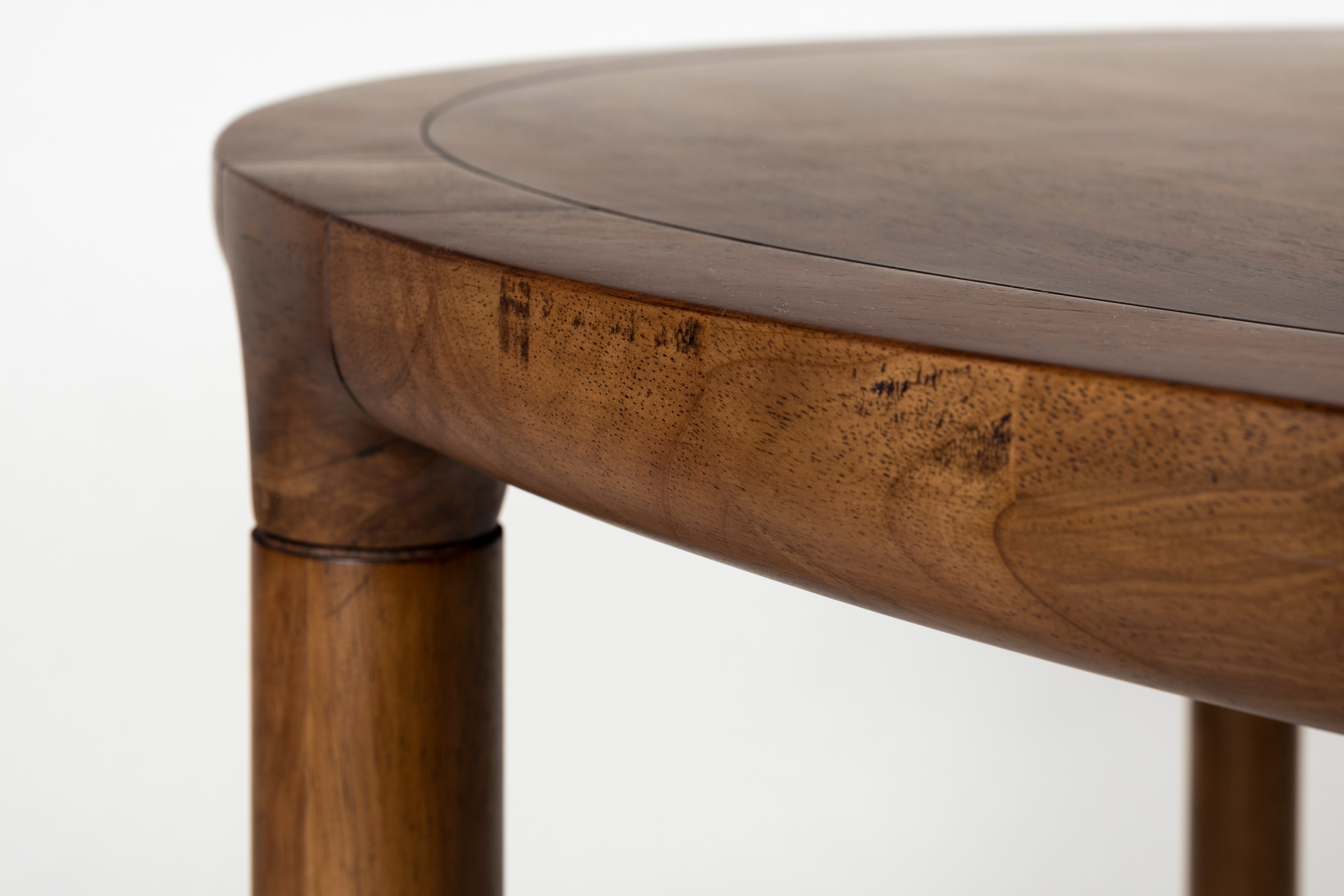 Runder Tisch STORM Nussbaum