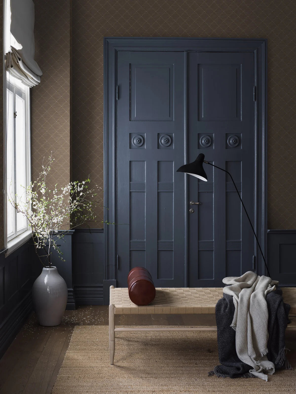 Geometrisch patroonbehang GOLDEN TRELLIS bruin met goud