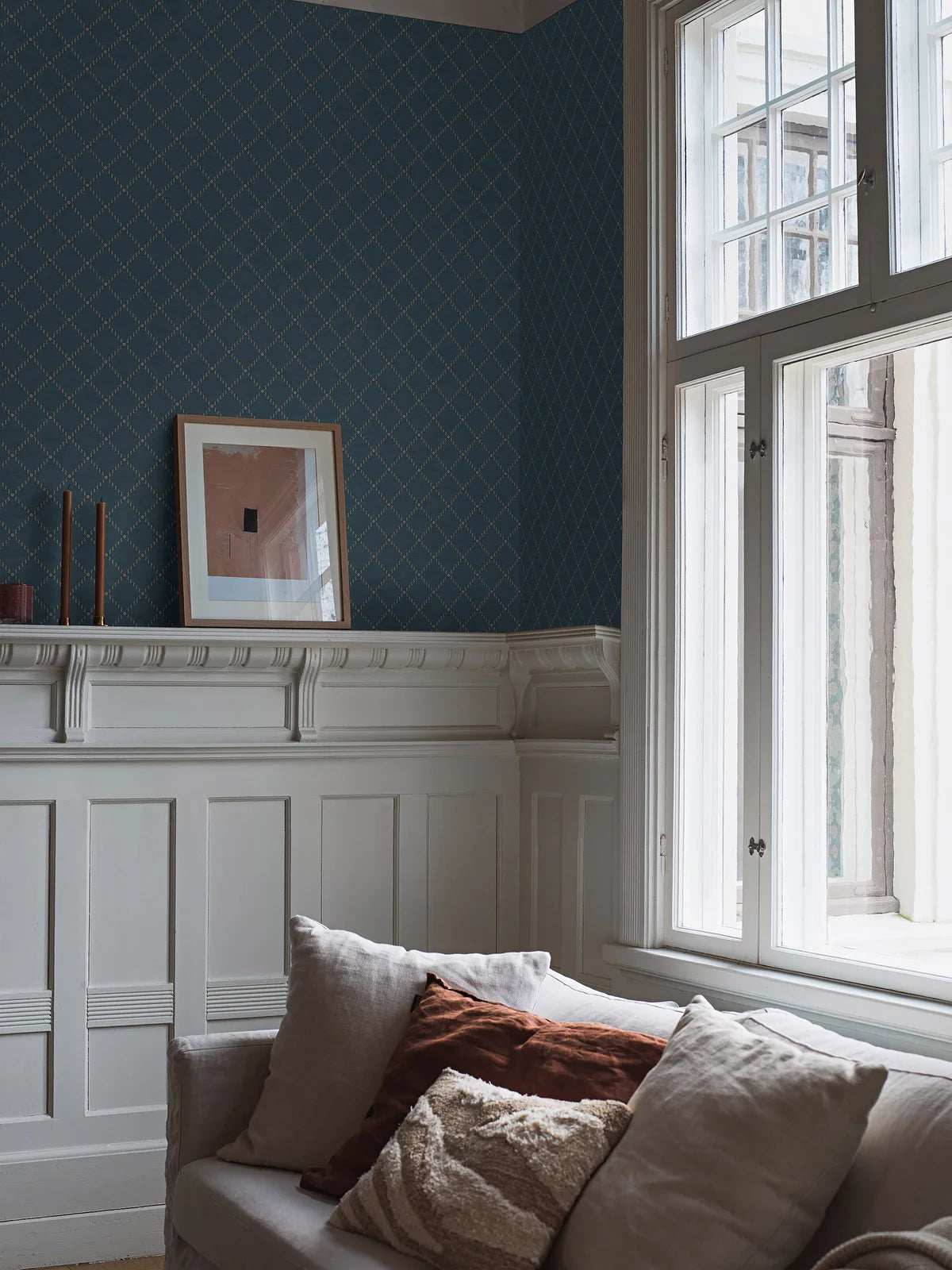 Geometrisch patroonbehang GOLDEN TRELLIS marineblauw met goud