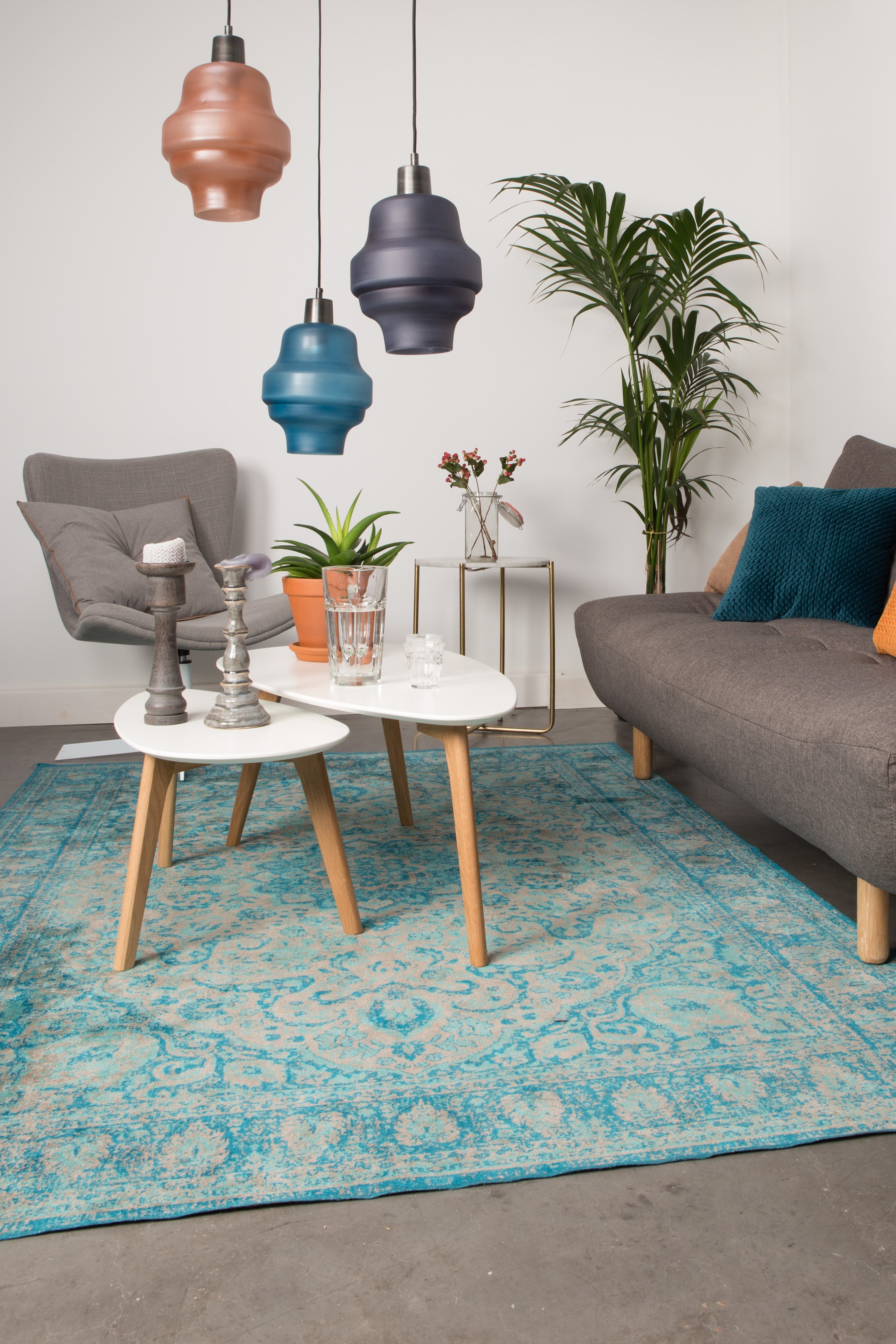 Set van DROP tafels wit met houten basis