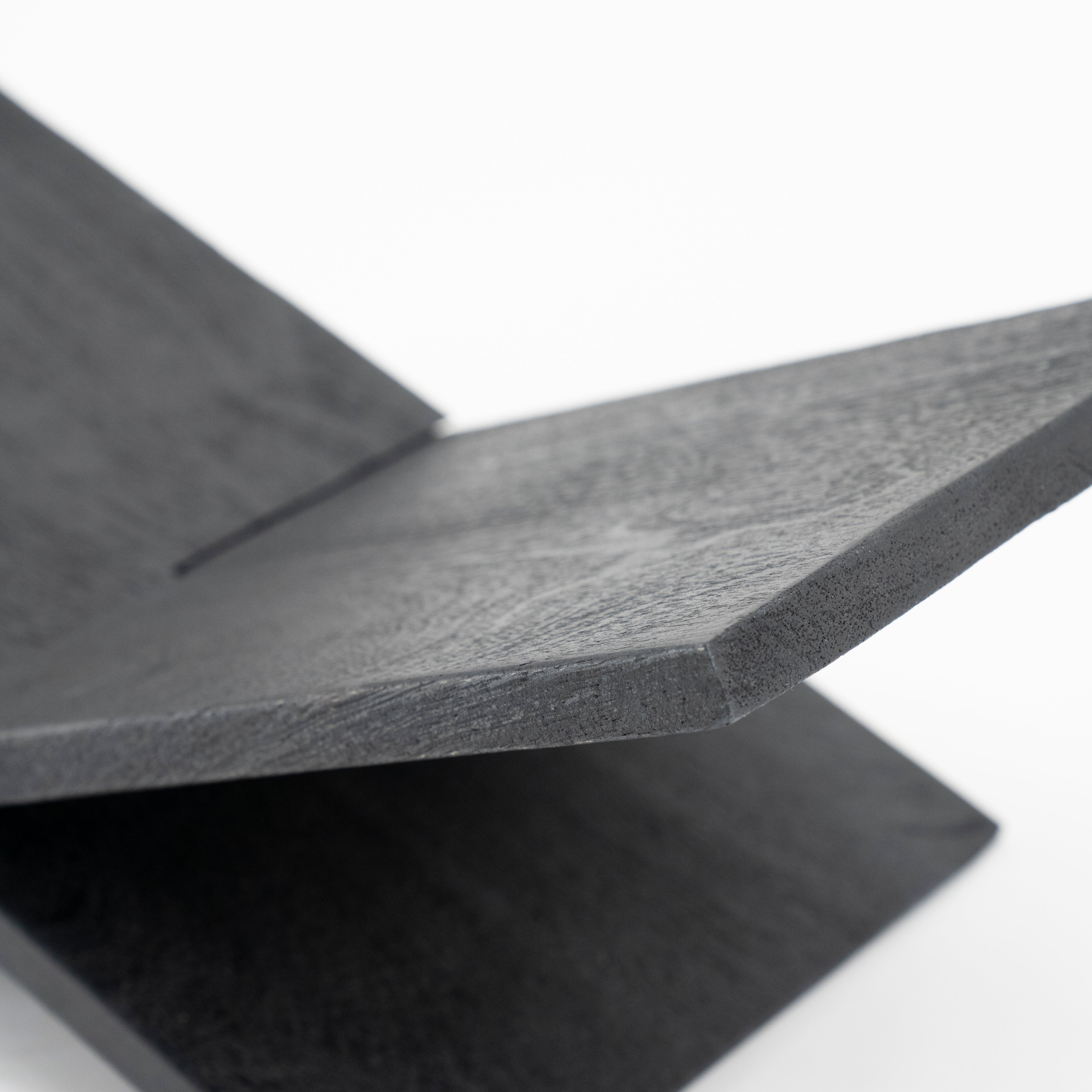 TEE Book Stand black mango wood