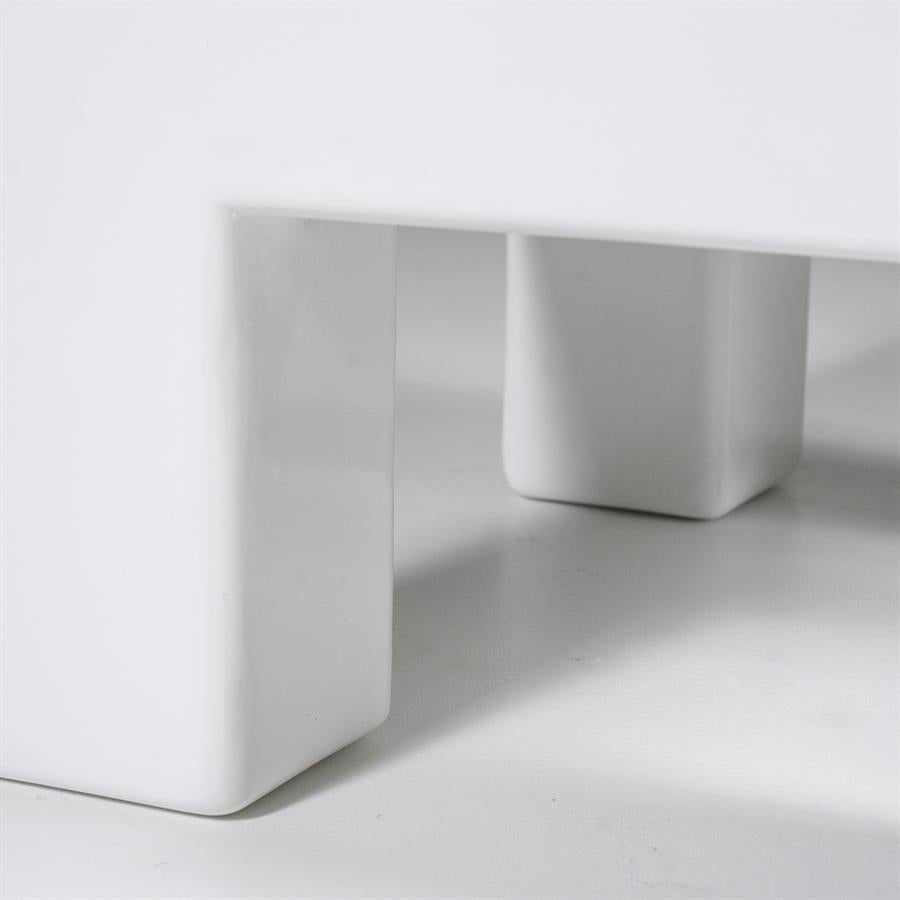 DEW white coffee table