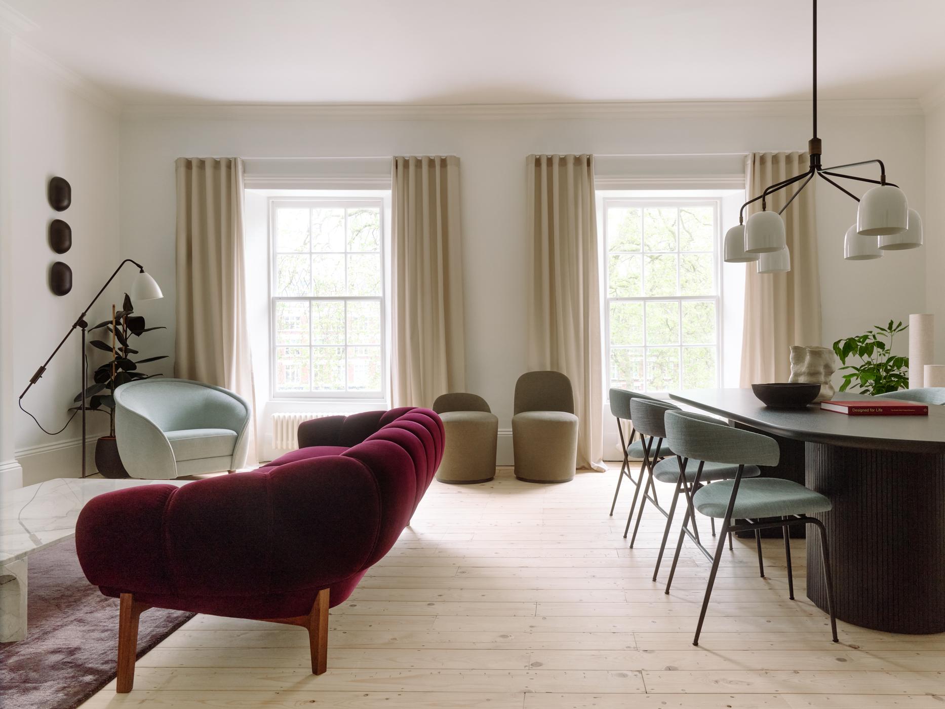 Sofa 3-zits CROISSANT gestoffeerd met eiken basis