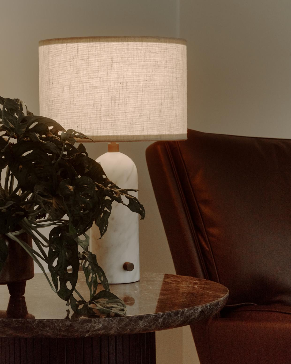 Tischlampe GRAVITY weißer Marmor