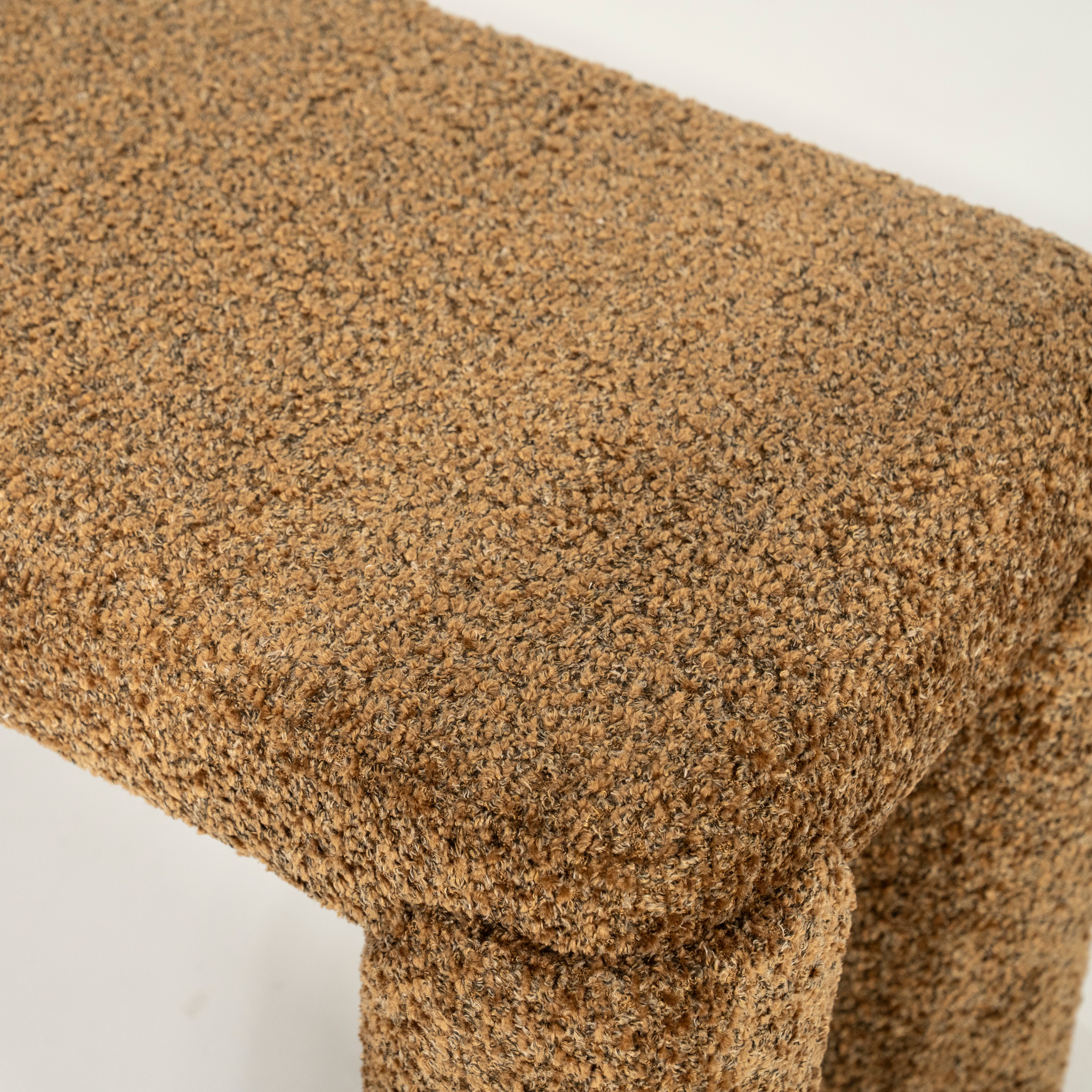 OMLA Bank in Senfgelb