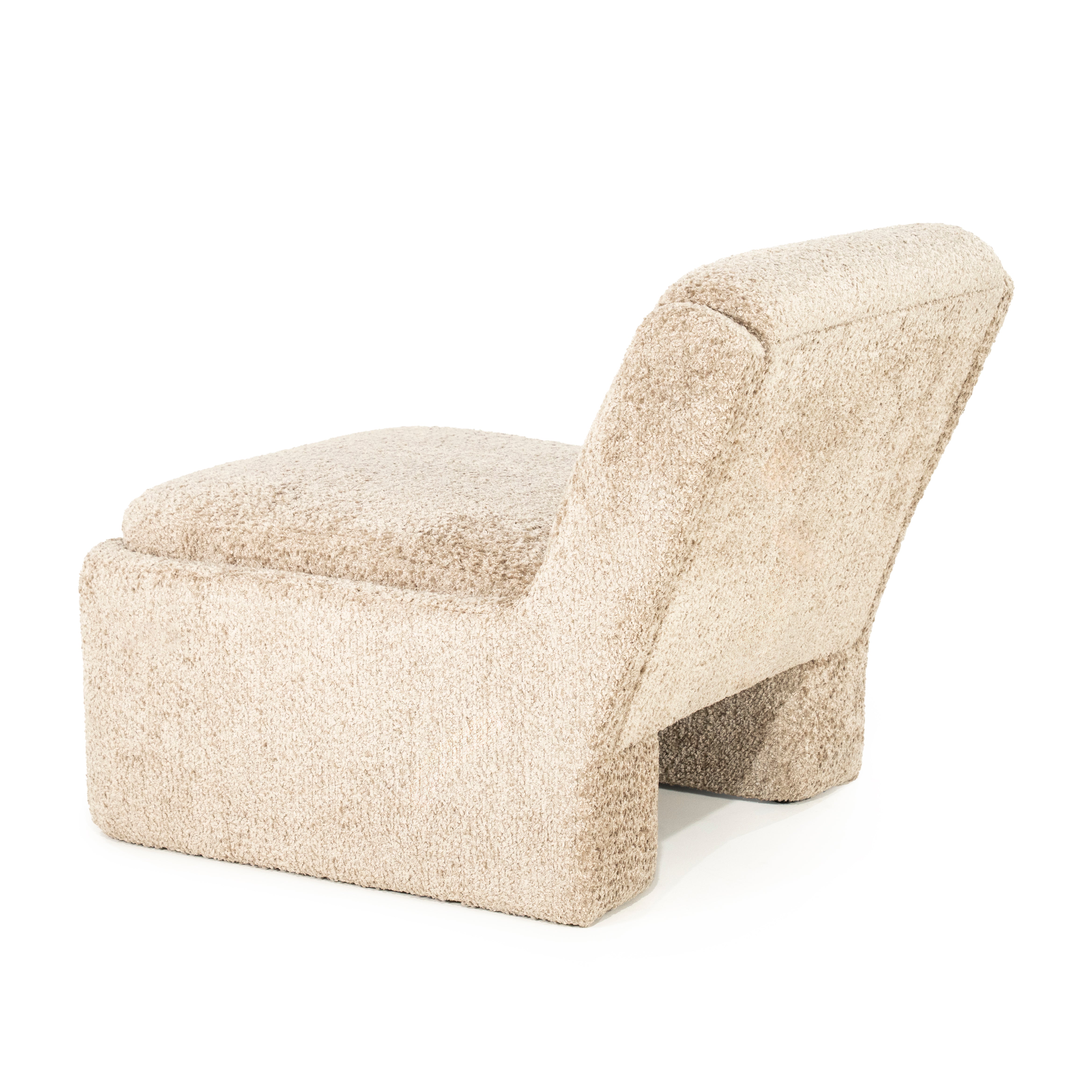 Beiger OMLA Sessel