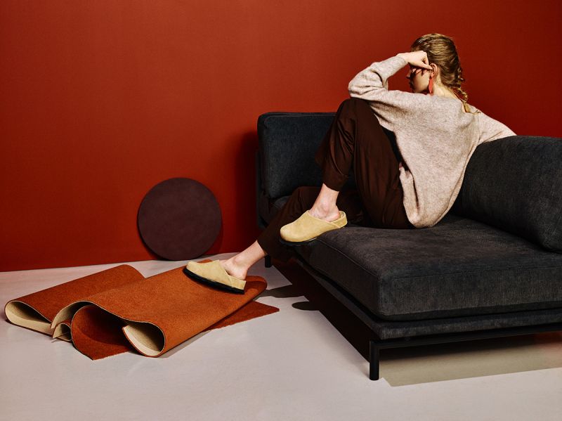 Sofa 3-sitzig BRIXTON gepolstert mit schwarzem Gestell