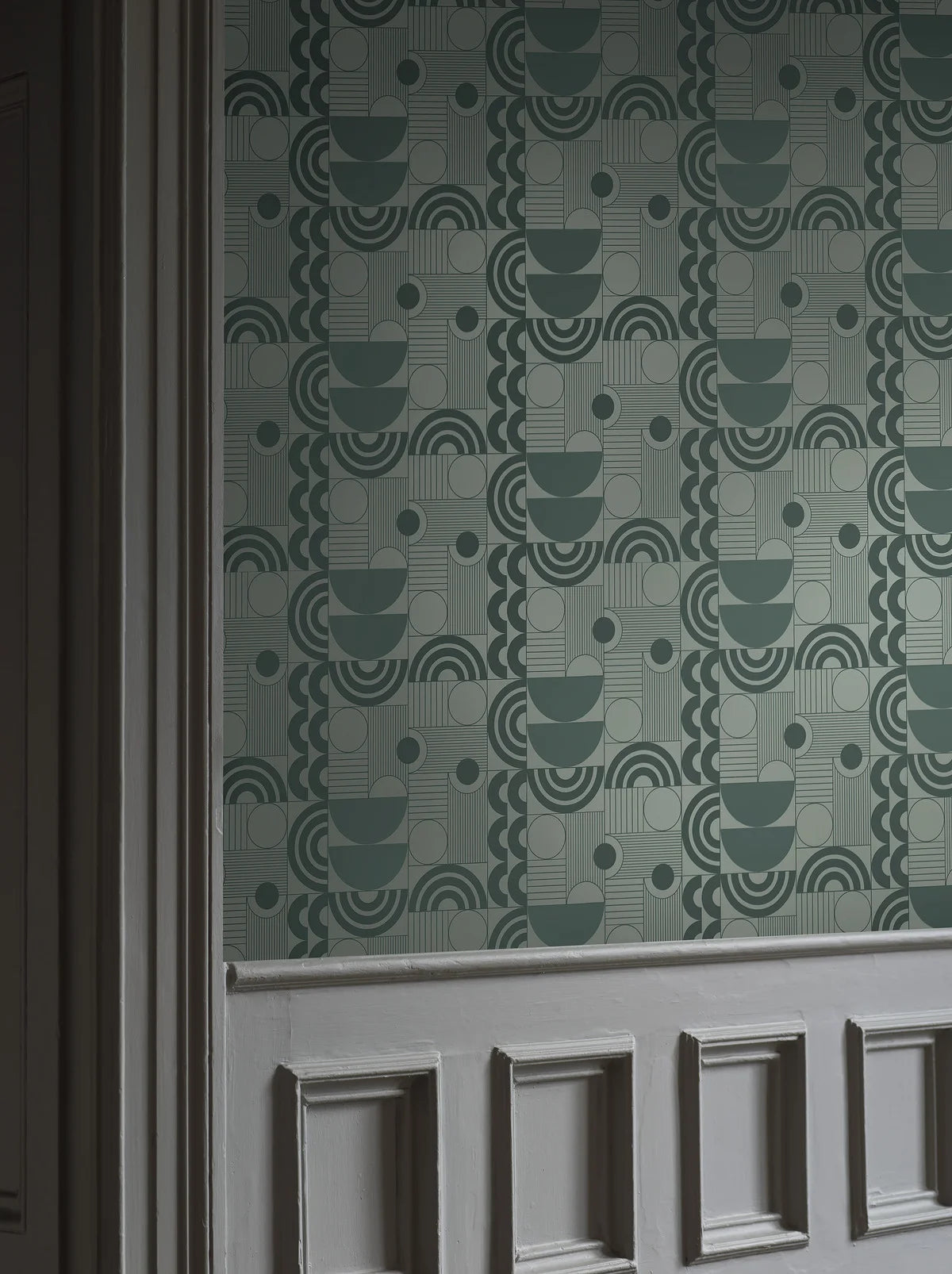 Vliesbehang van papier met geometrisch patroon COSMOPOLITAN groen