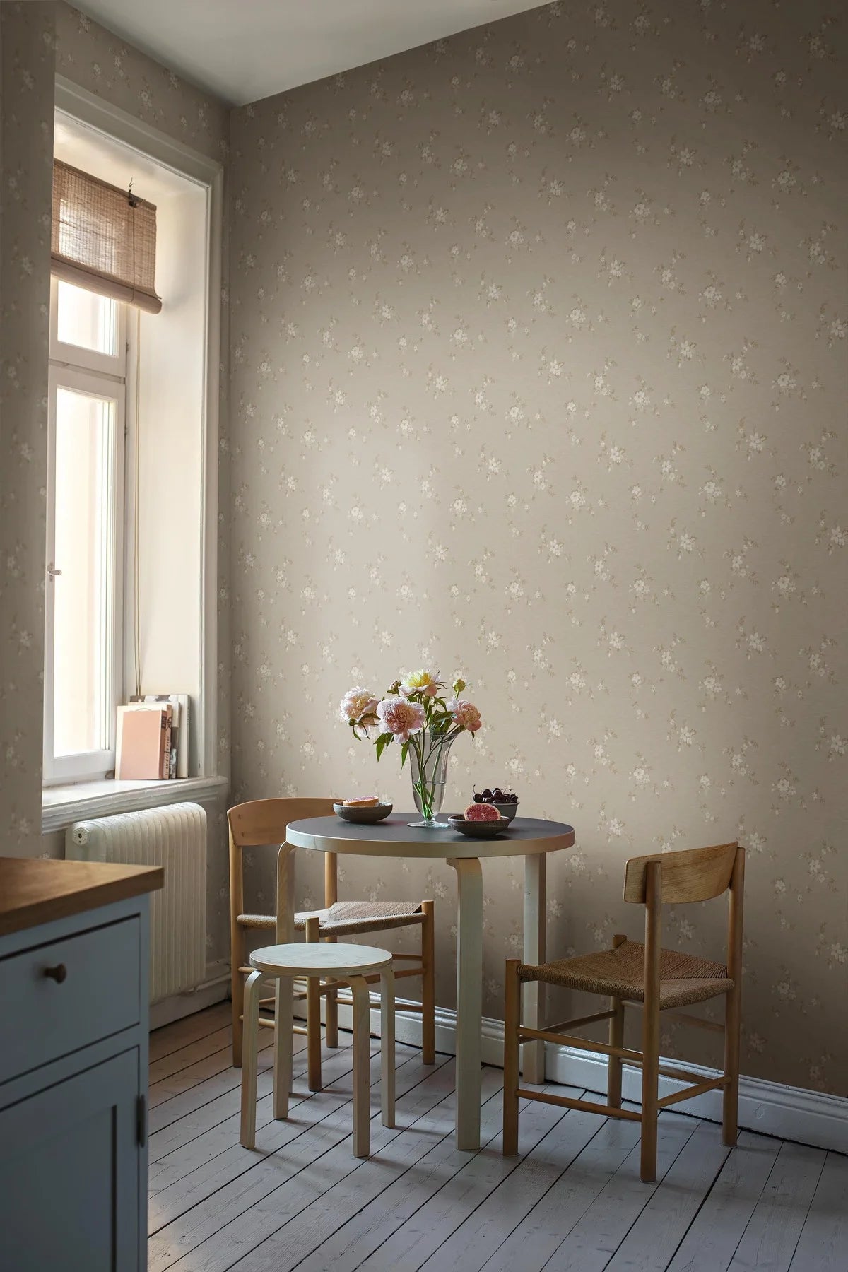 Tapete mit Pflanzenmotiv SAGA beige mit Gold