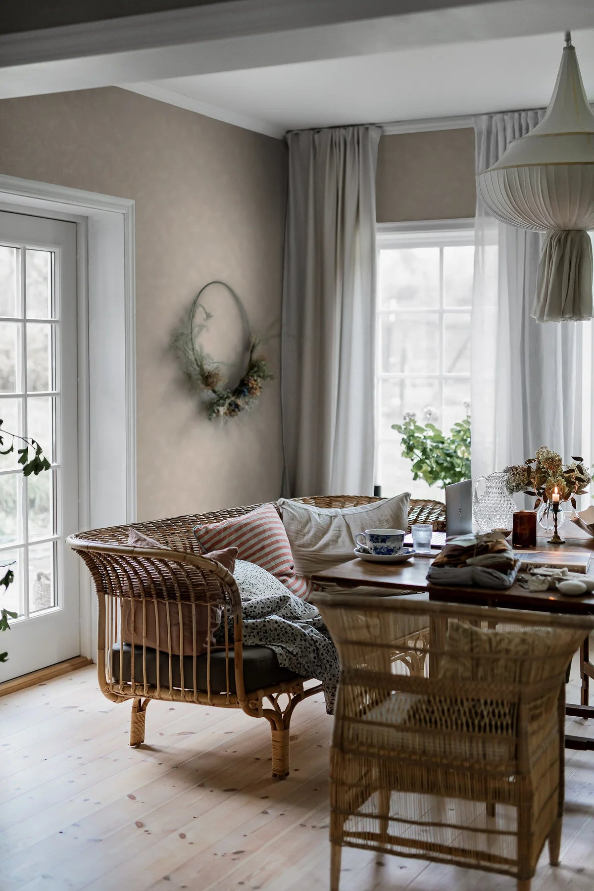 Gipsimitatbehang PAINTER’S WALL gedempt beige