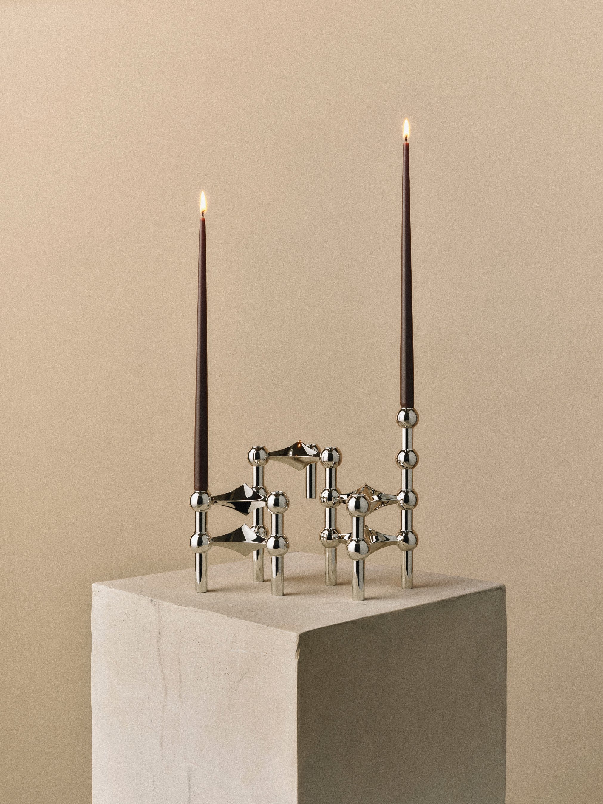 Set mit 12 STOFF NAGEL Kerzen braun