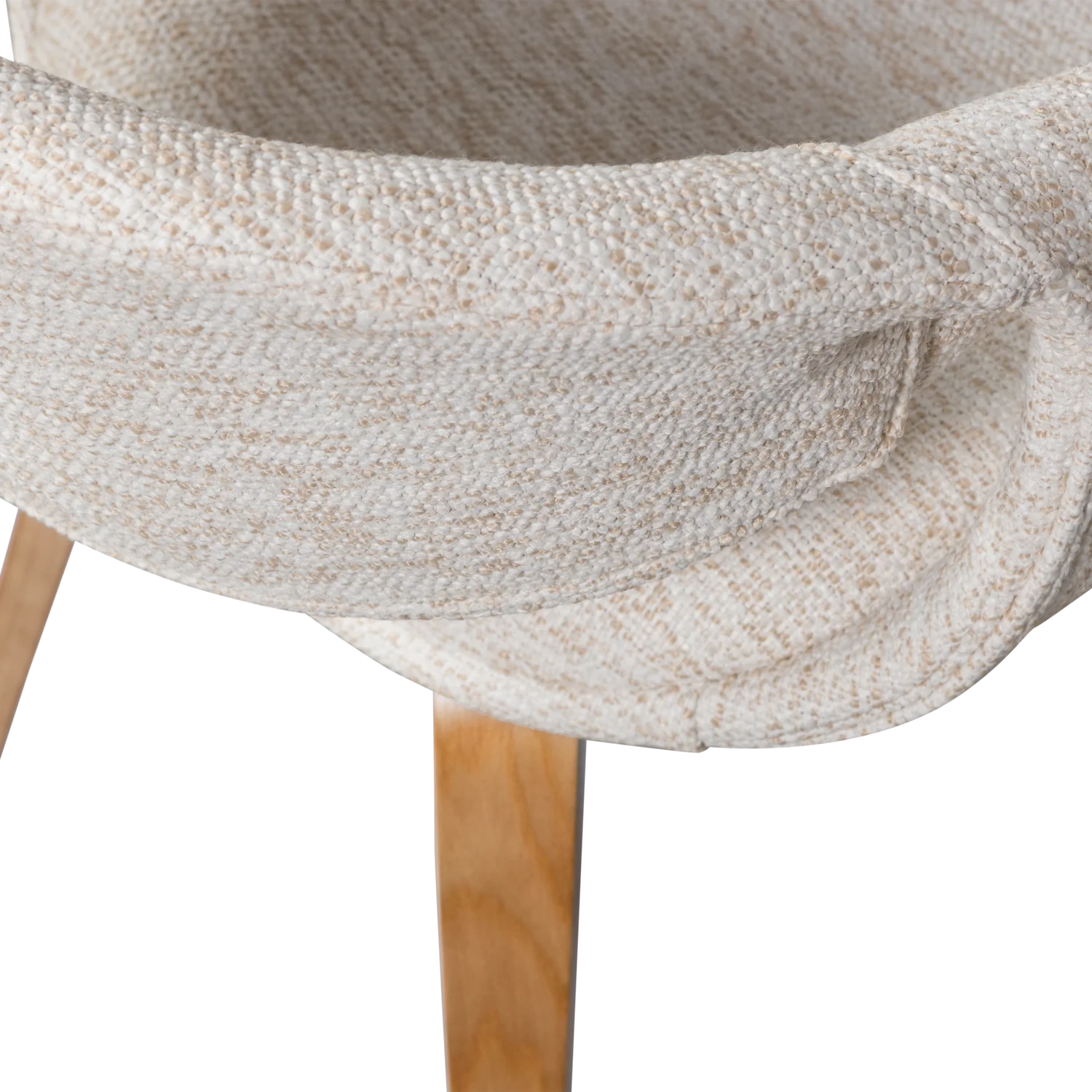 YOSSI crème fauteuil met lichtbruine houten basis