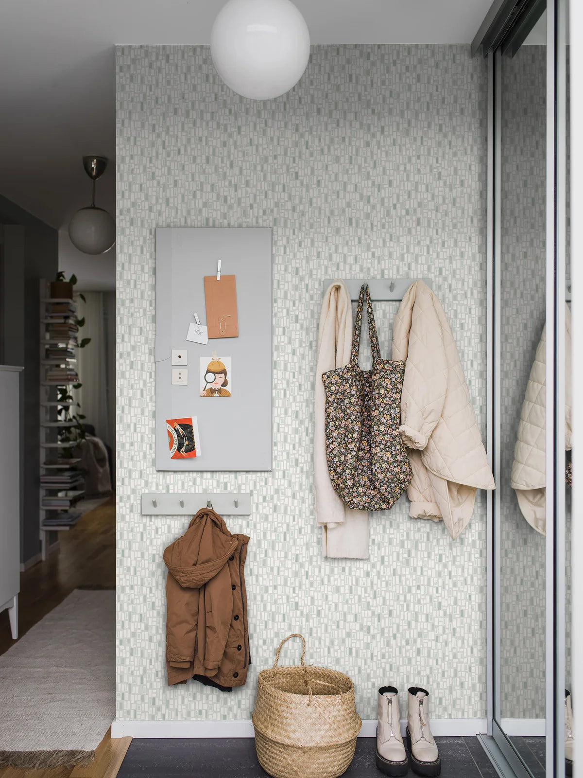 Papieren vliesbehang met geometrisch patroon ELVIS in groen met wit