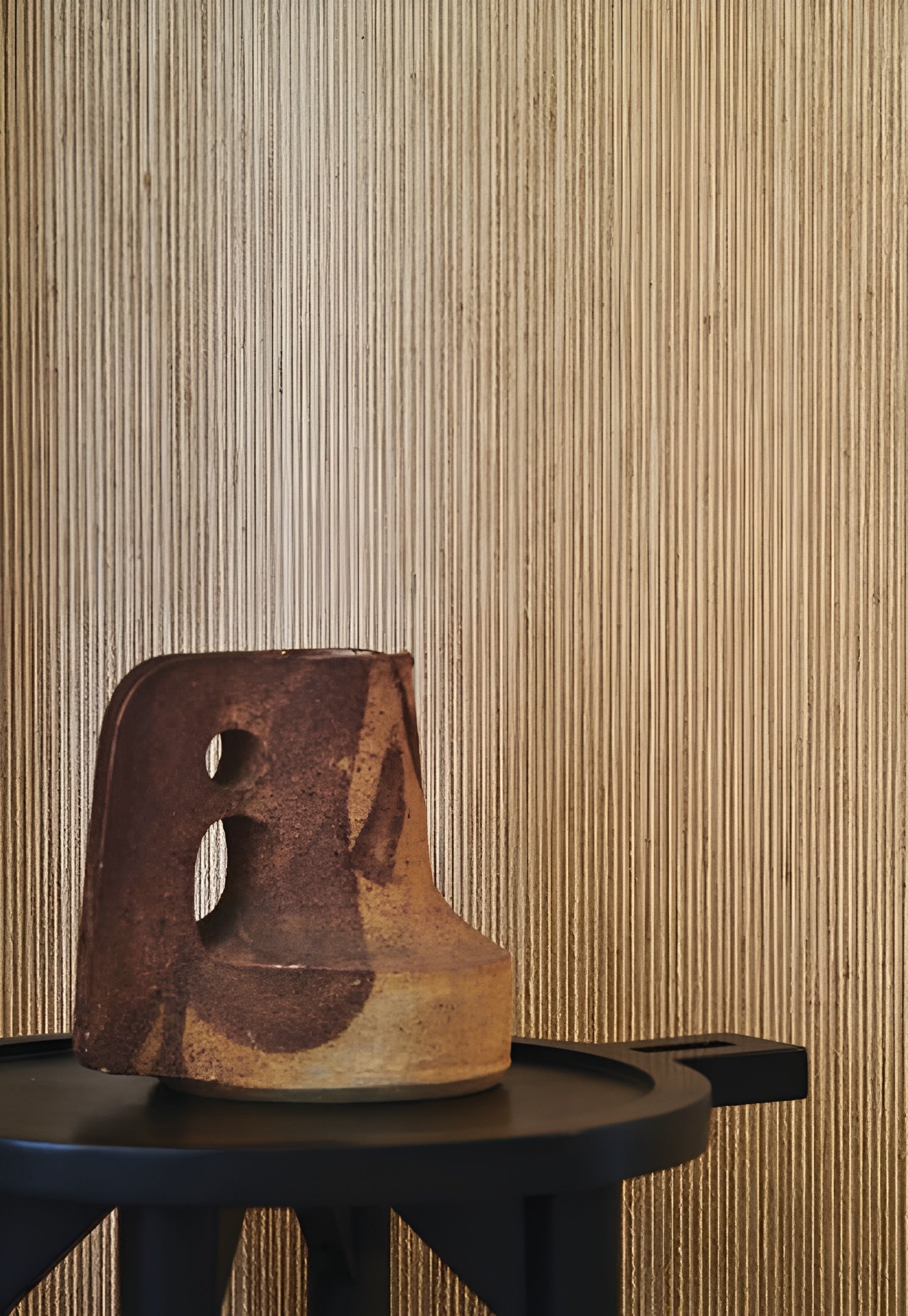 Natuurlijke gestructureerde behang in strepen van jute en papier GILI - BLANC NATUREL bruin met wit