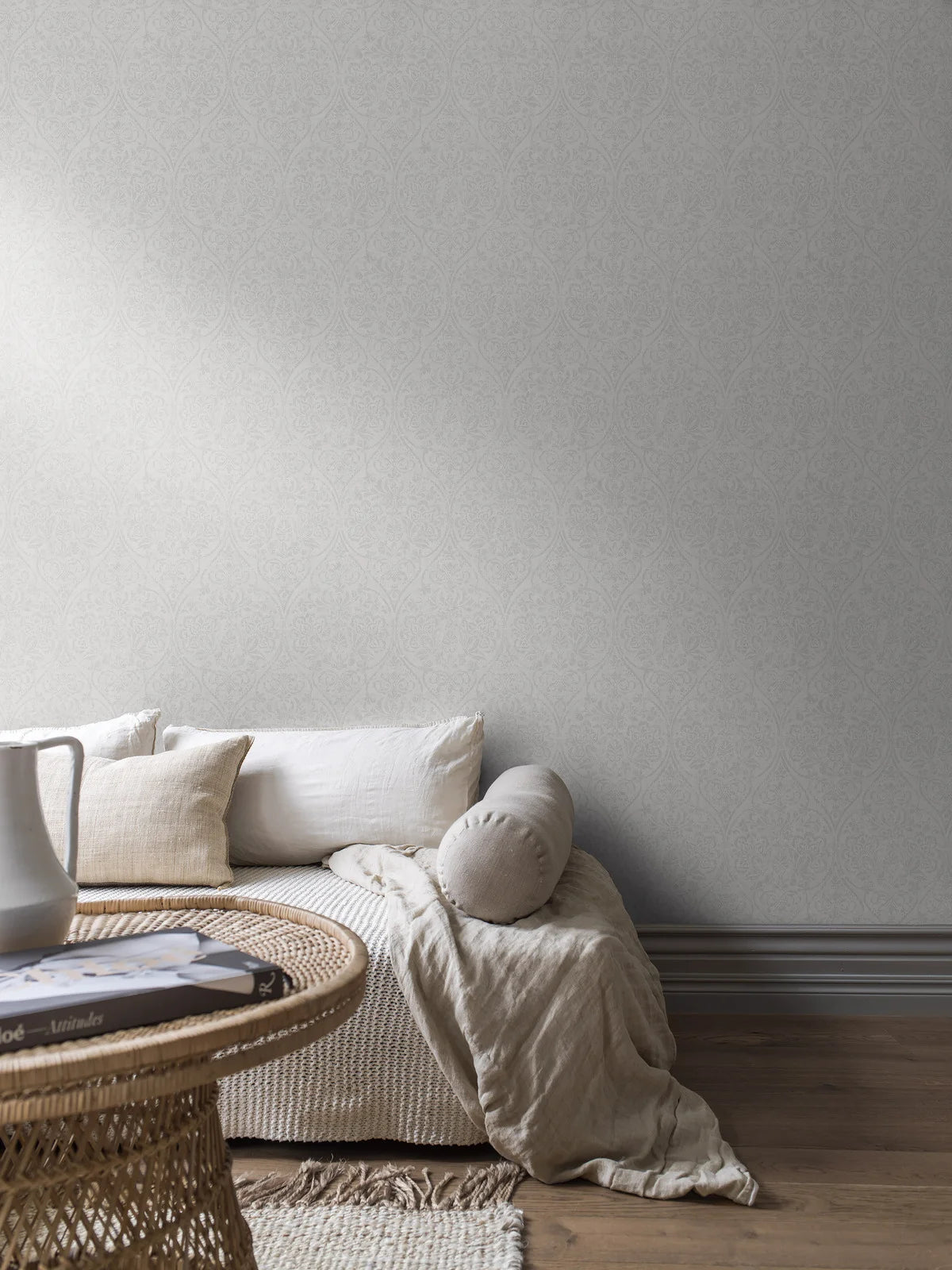 Vliesbehang met medaillons HIDDEN MEDALLION grijsbeige