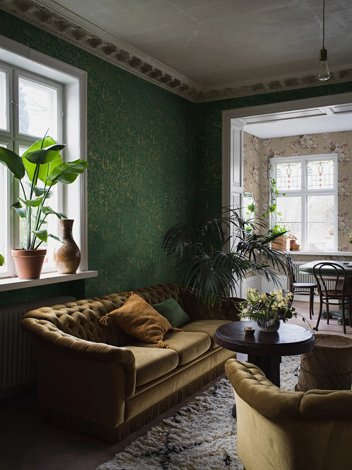 Non-woven paper wallpaper with a botanical pattern ORIENTAL GARDEN green with gold