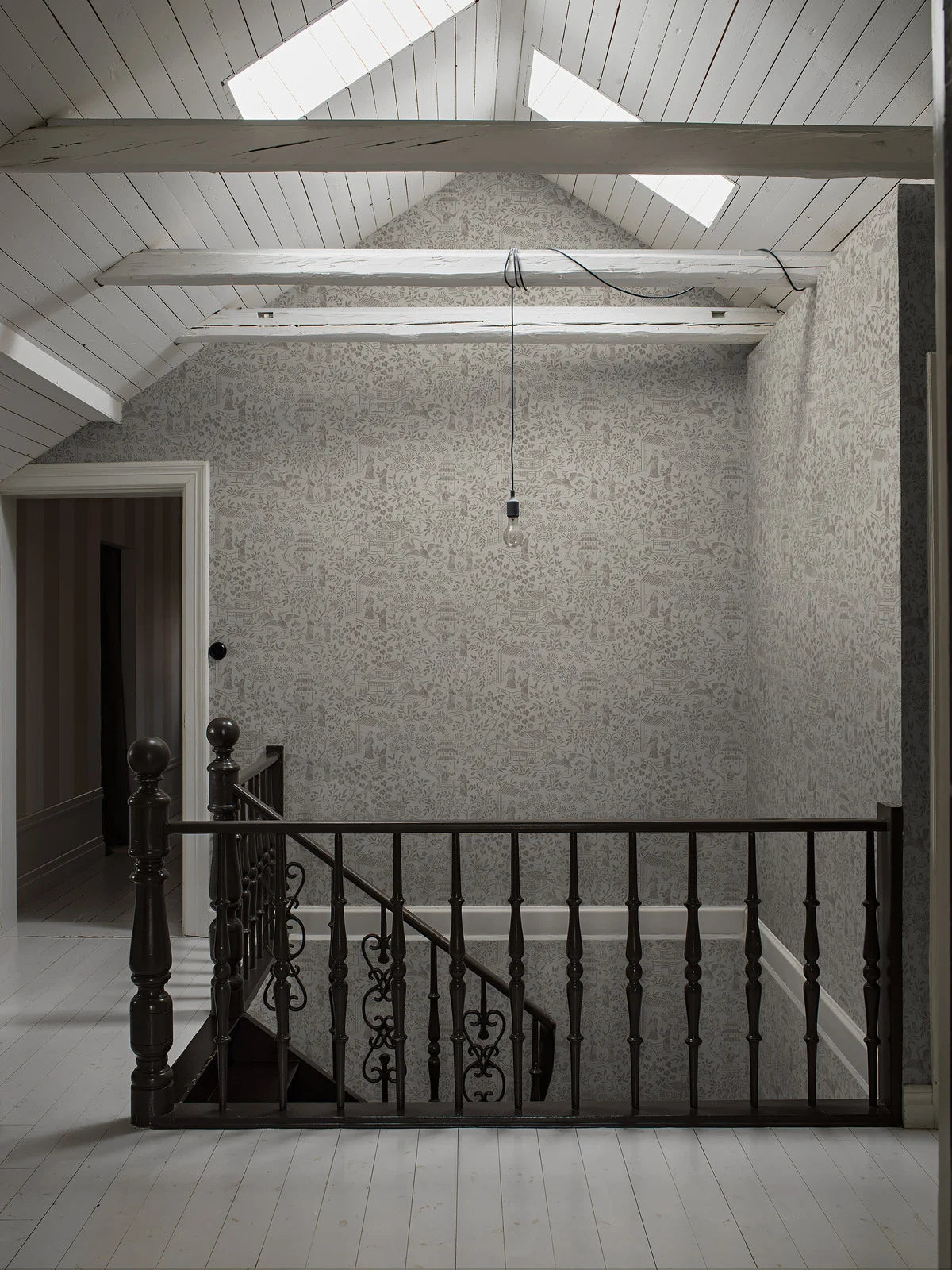 Vliesbehang met oosters motief ORIENTAL GARDEN beige met bruin