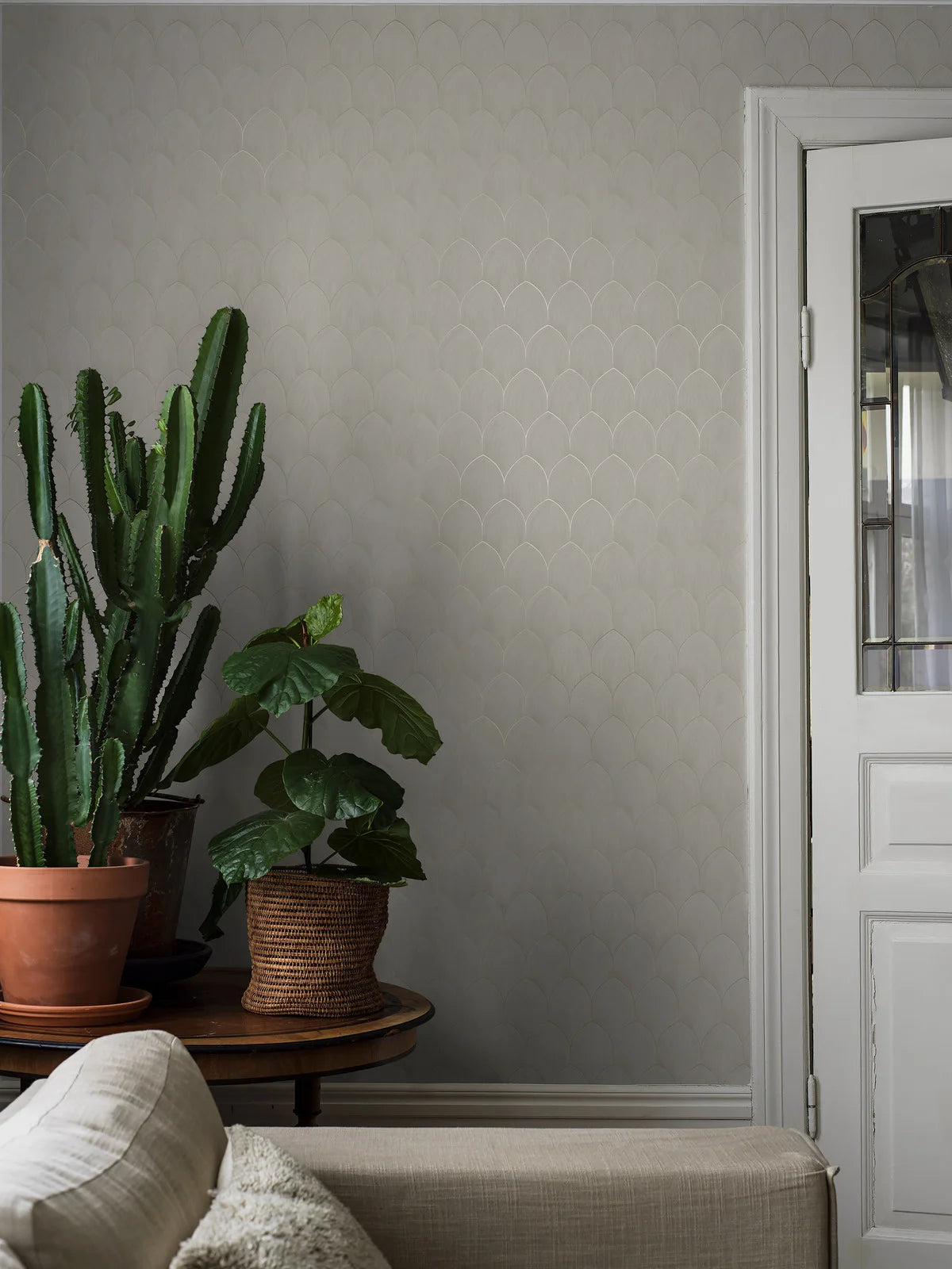 Behang met geometrisch patroon van bogen Gouden Bogen gebroken wit