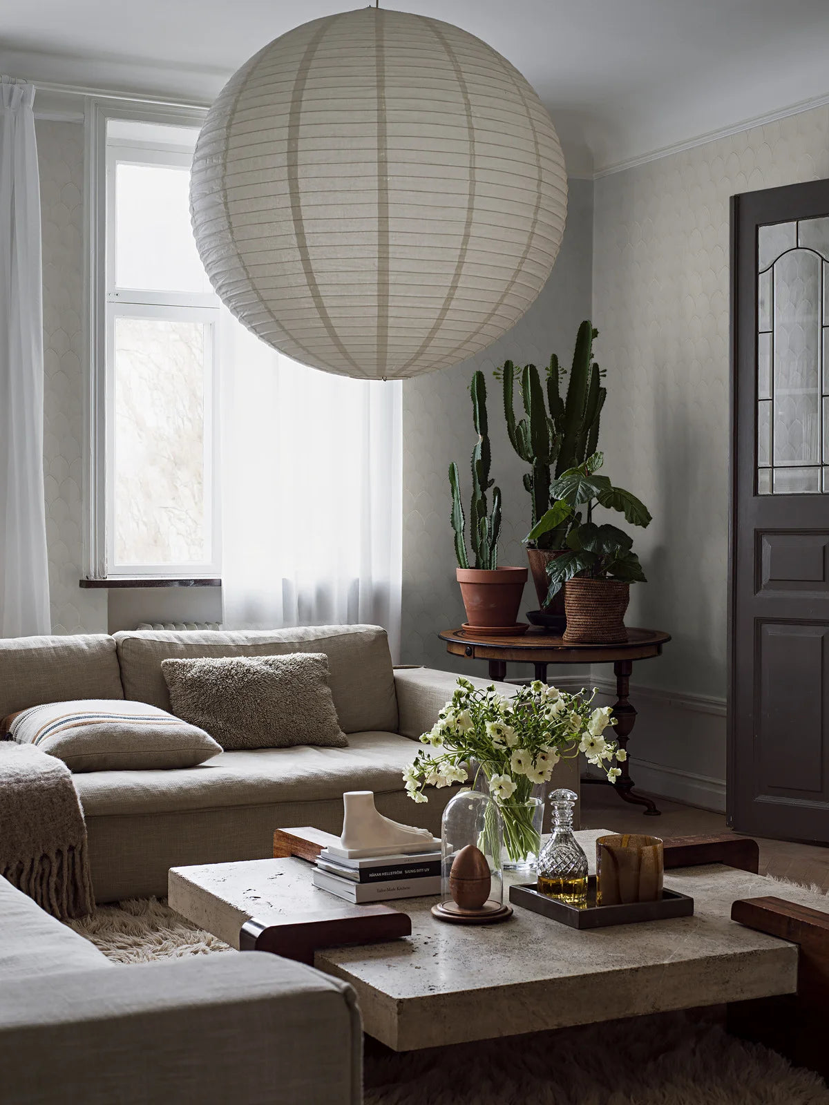 Behang met geometrisch patroon van bogen Gouden Bogen gebroken wit