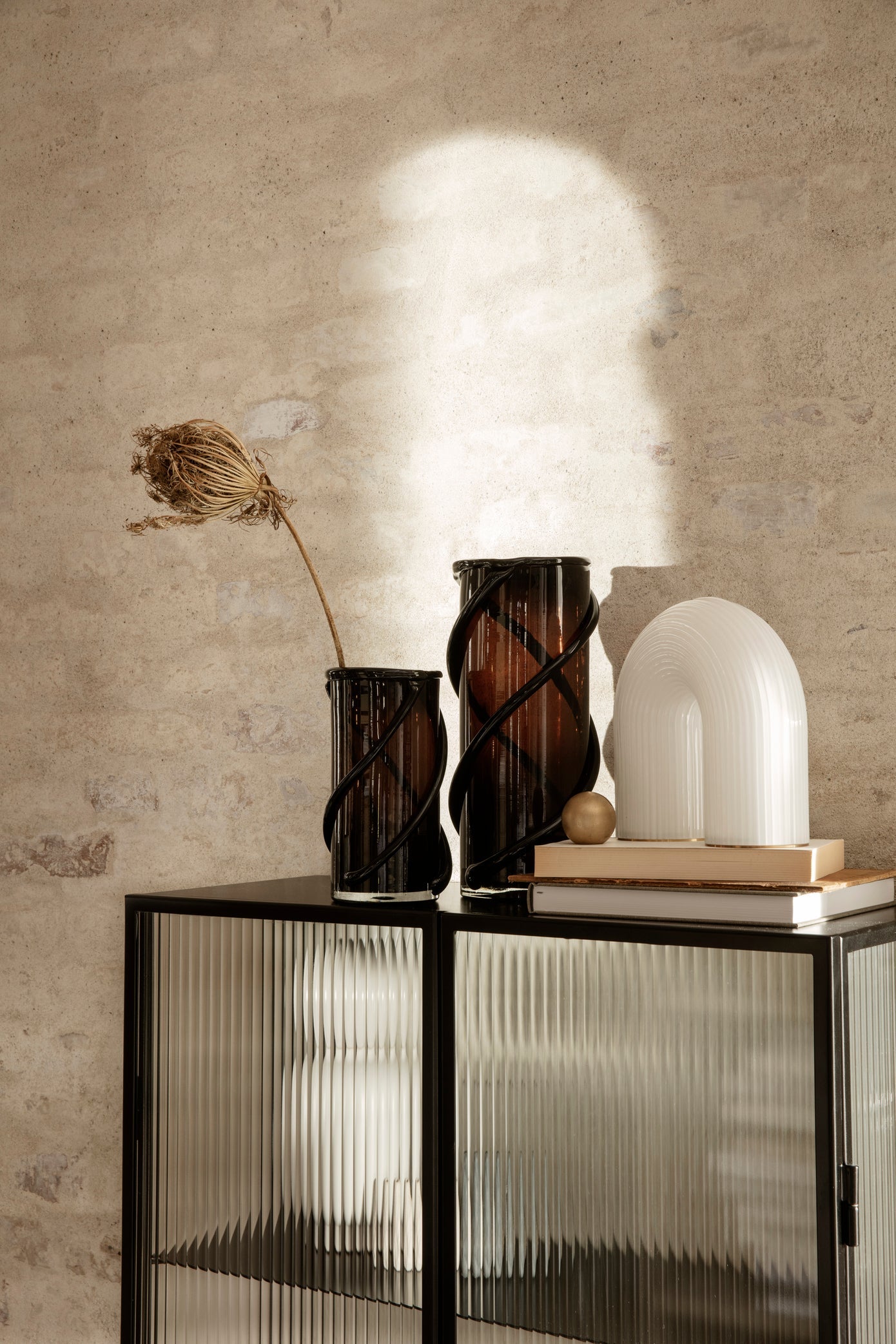 Table lamp VUELTA Milk glass