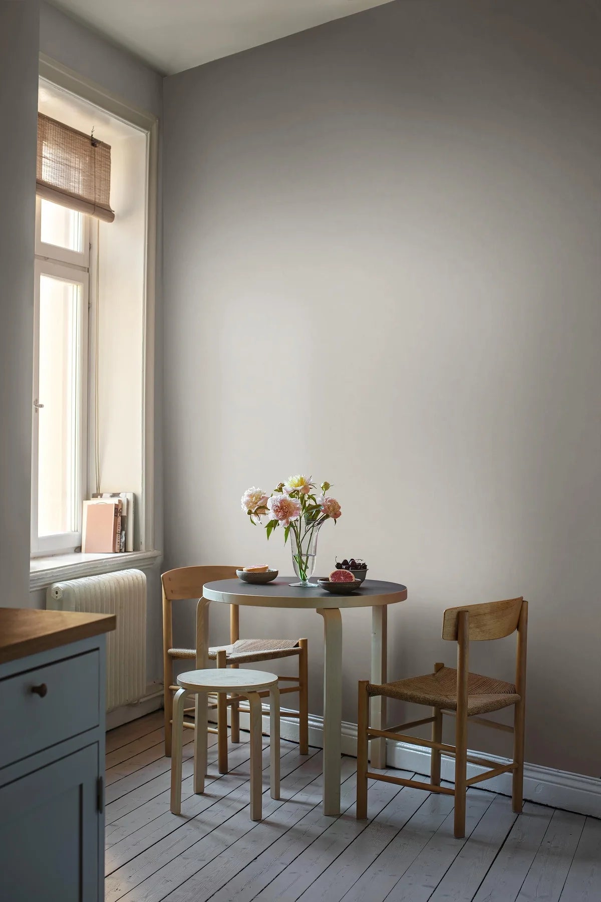 Structuurtapijt dat linnen imiteert LINNEN - VLASVIBRER grijsbeige