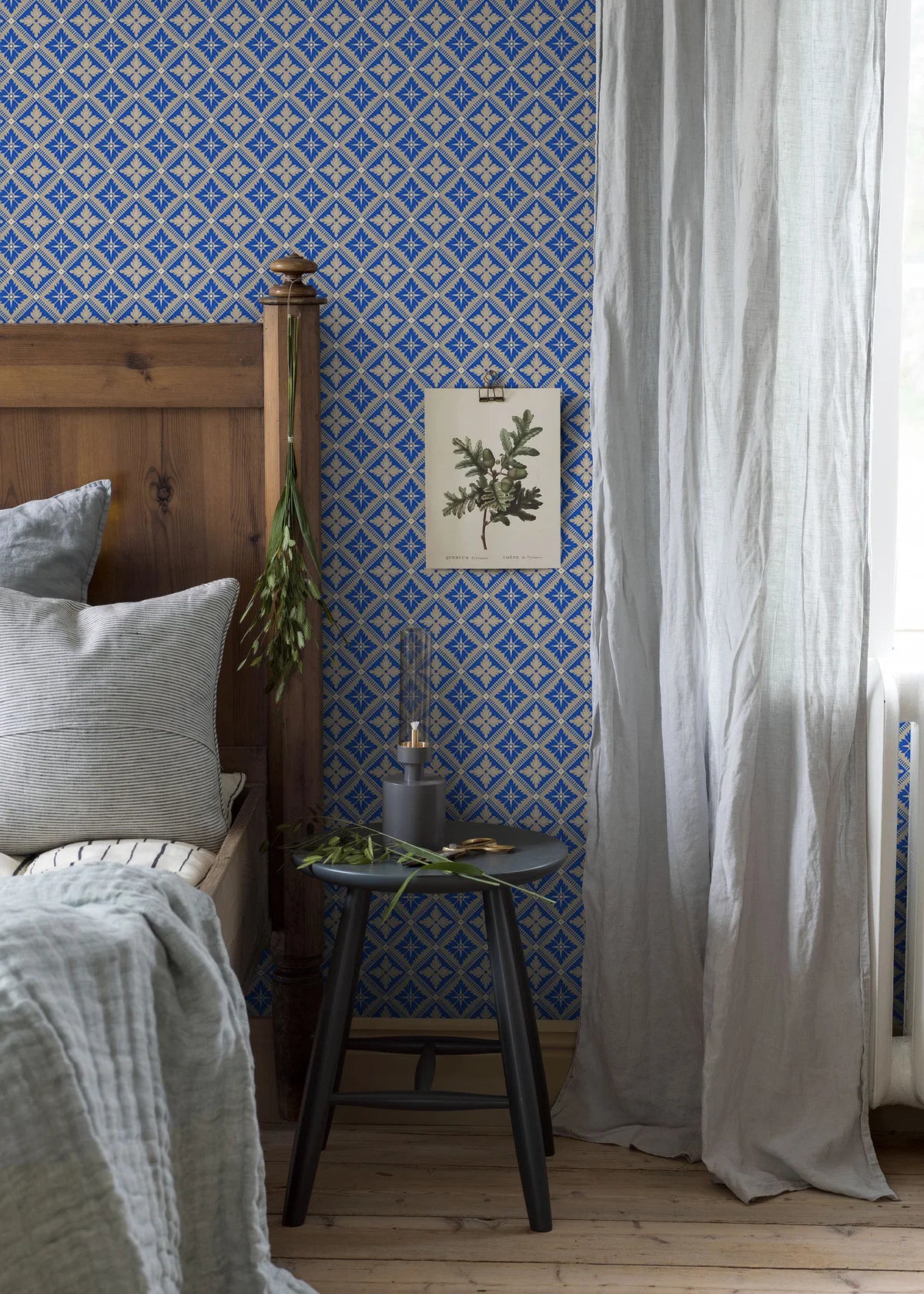 Vliesbehang met geometrisch patroon LOKA blauw met beige