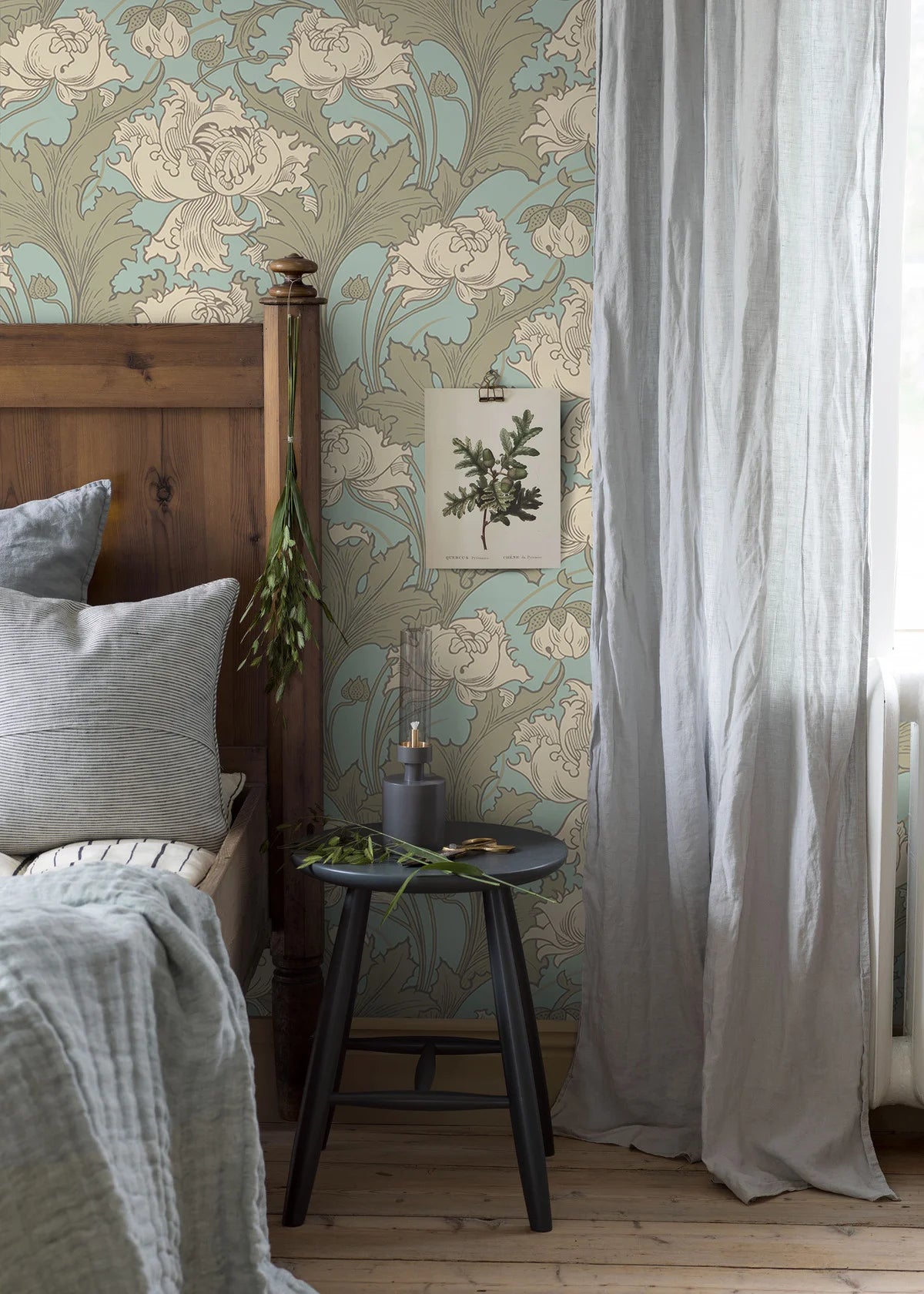 Vliesbehang met plantaal patroon SIRI crème met turquoise