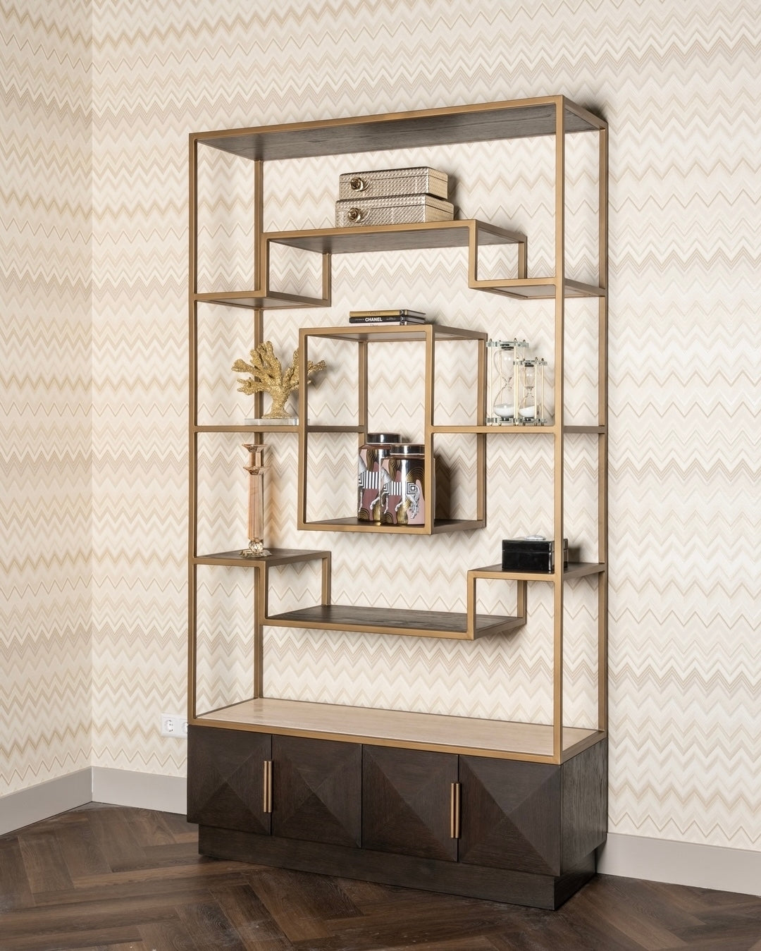 Vitrine CLAREMONT braun mit beigem Stein