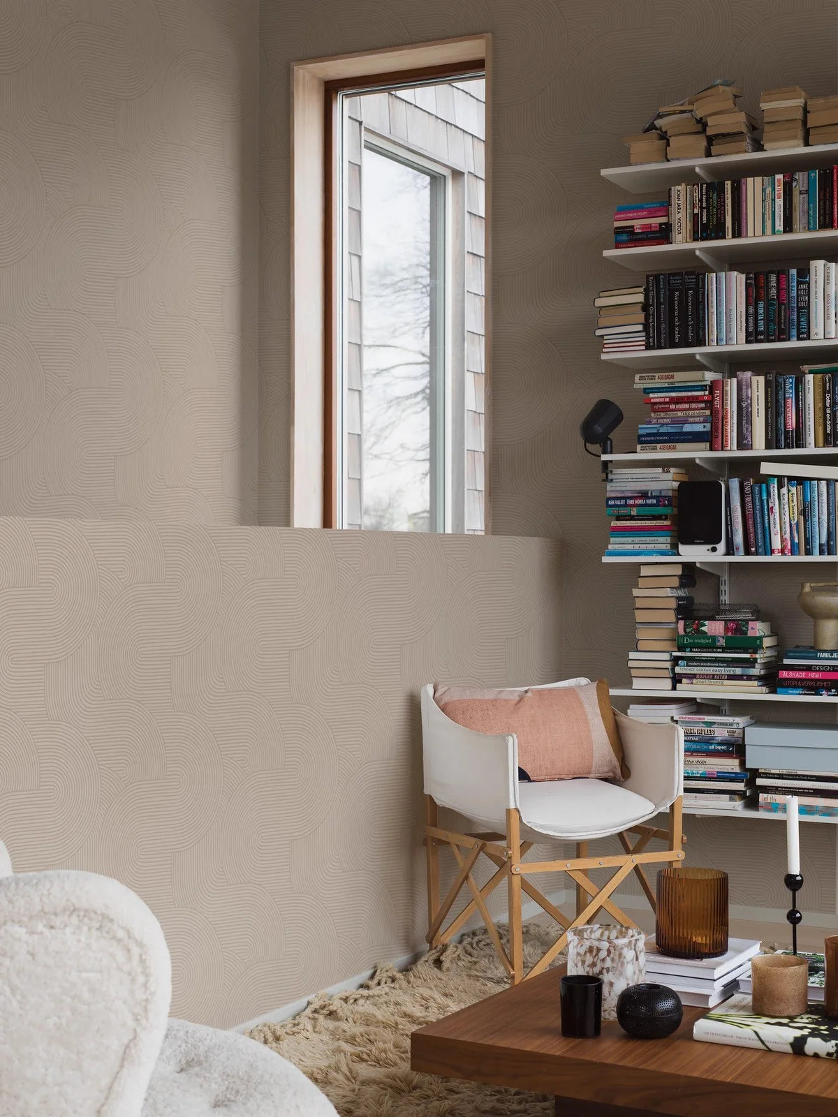 Vliesbehang van papier met geometrisch patroon ZEN donkerbeige