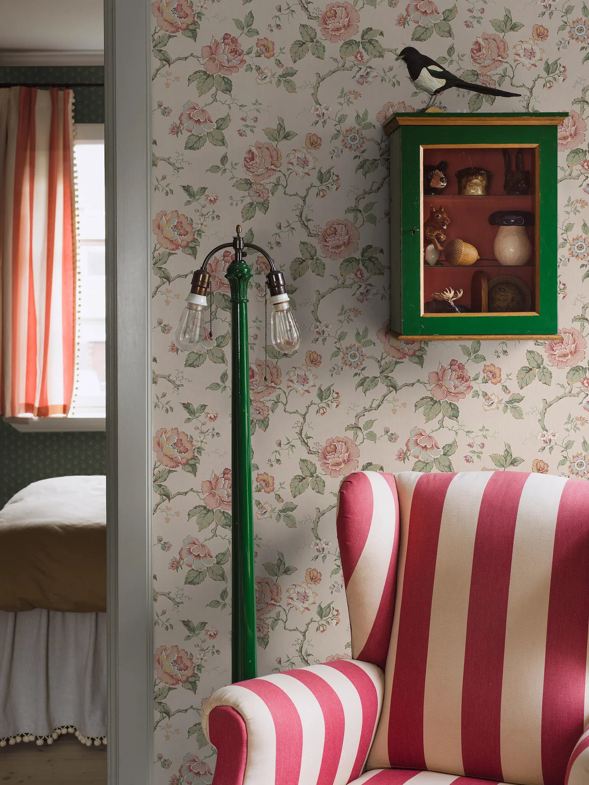 Beige wandtapijt met plantenmotief ROSENTRAD