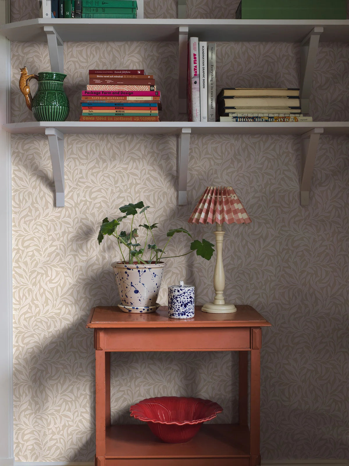 Tapete mit Pflanzenmotiv in Blättern VINTERGRONA warmes Beige