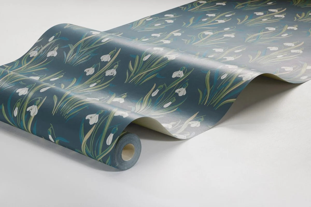 Blue and Green Floral Pattern Wallpaper SNODROPPE