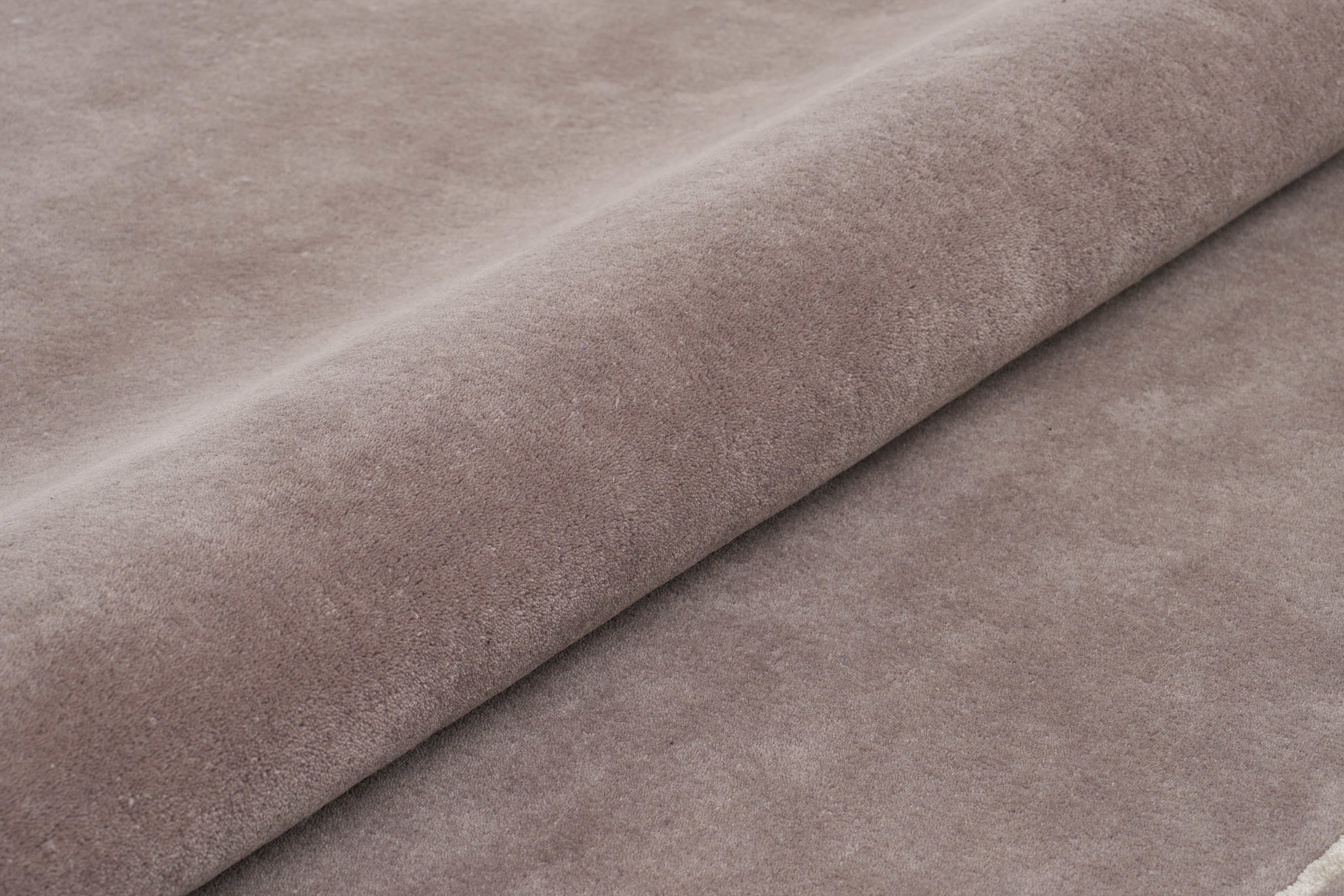 Vloerkleed LINEA grijs met crèmekleurige lijnen