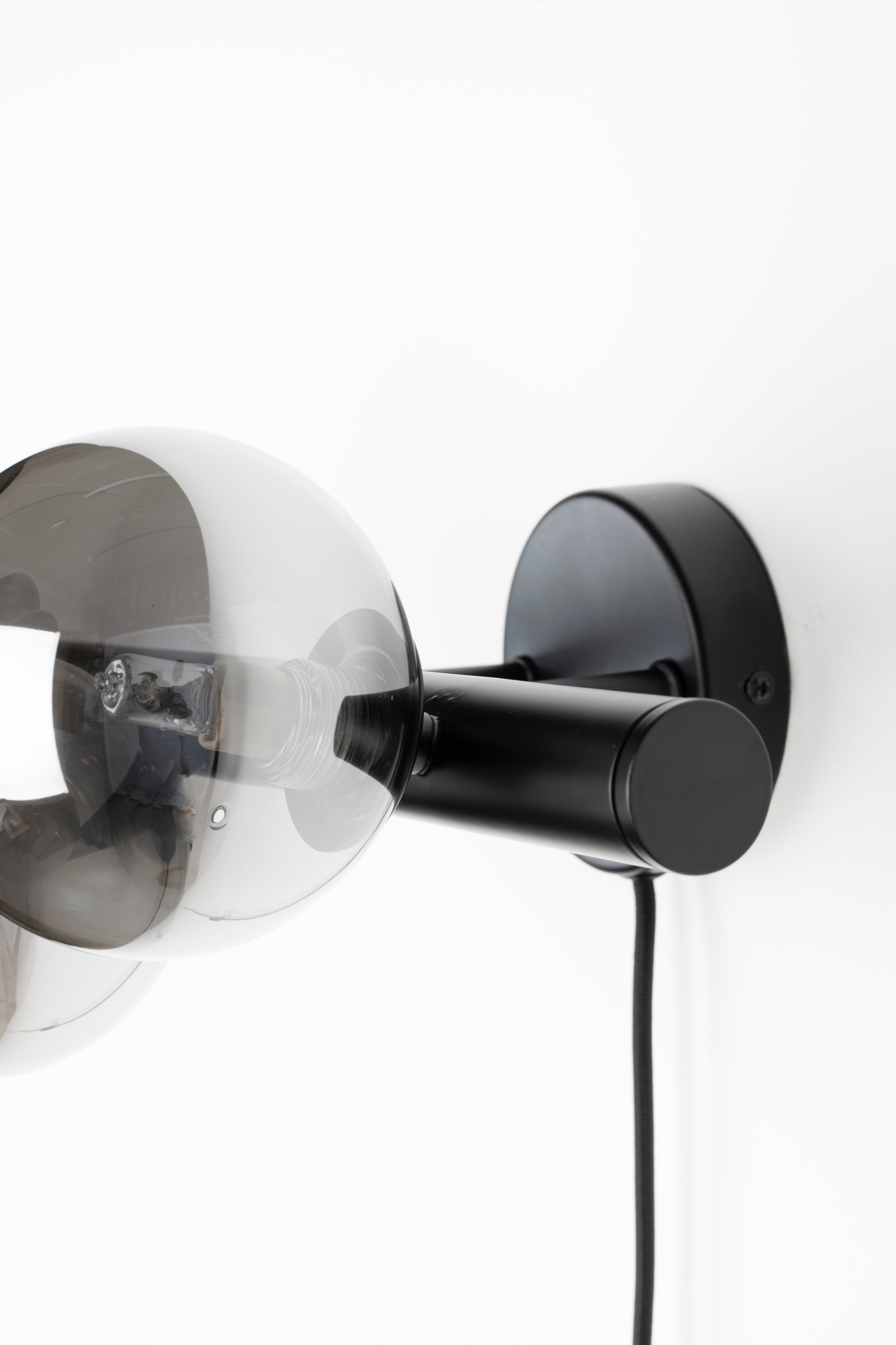 Driepunts wandlamp MONICA gerookt glas