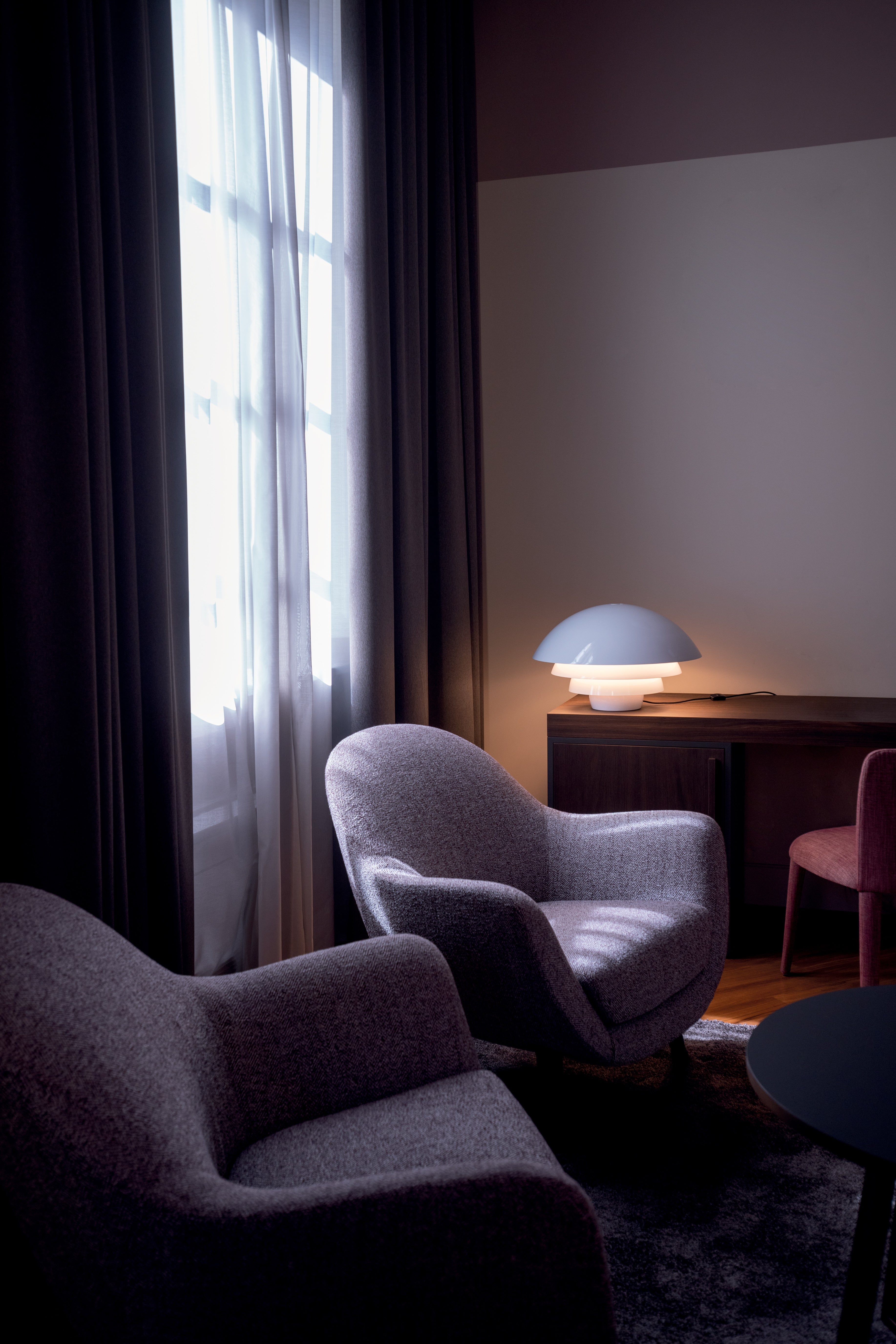Tischlampe VISIERE in glänzendem Weiß