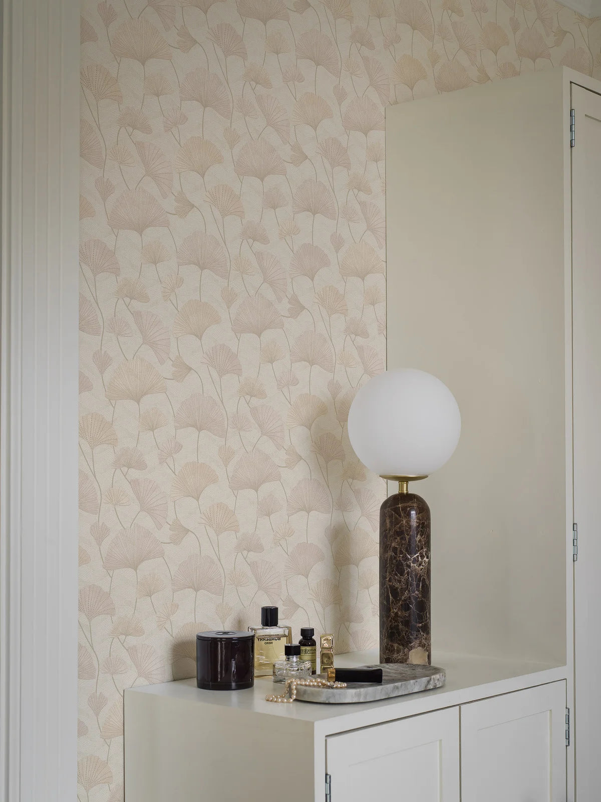Structuurbehang met plantaal motief SOPHIA beige-roze