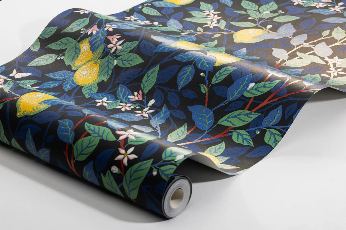 Non-woven paper wallpaper with a botanical pattern CITRONTRÄD blue with yellow