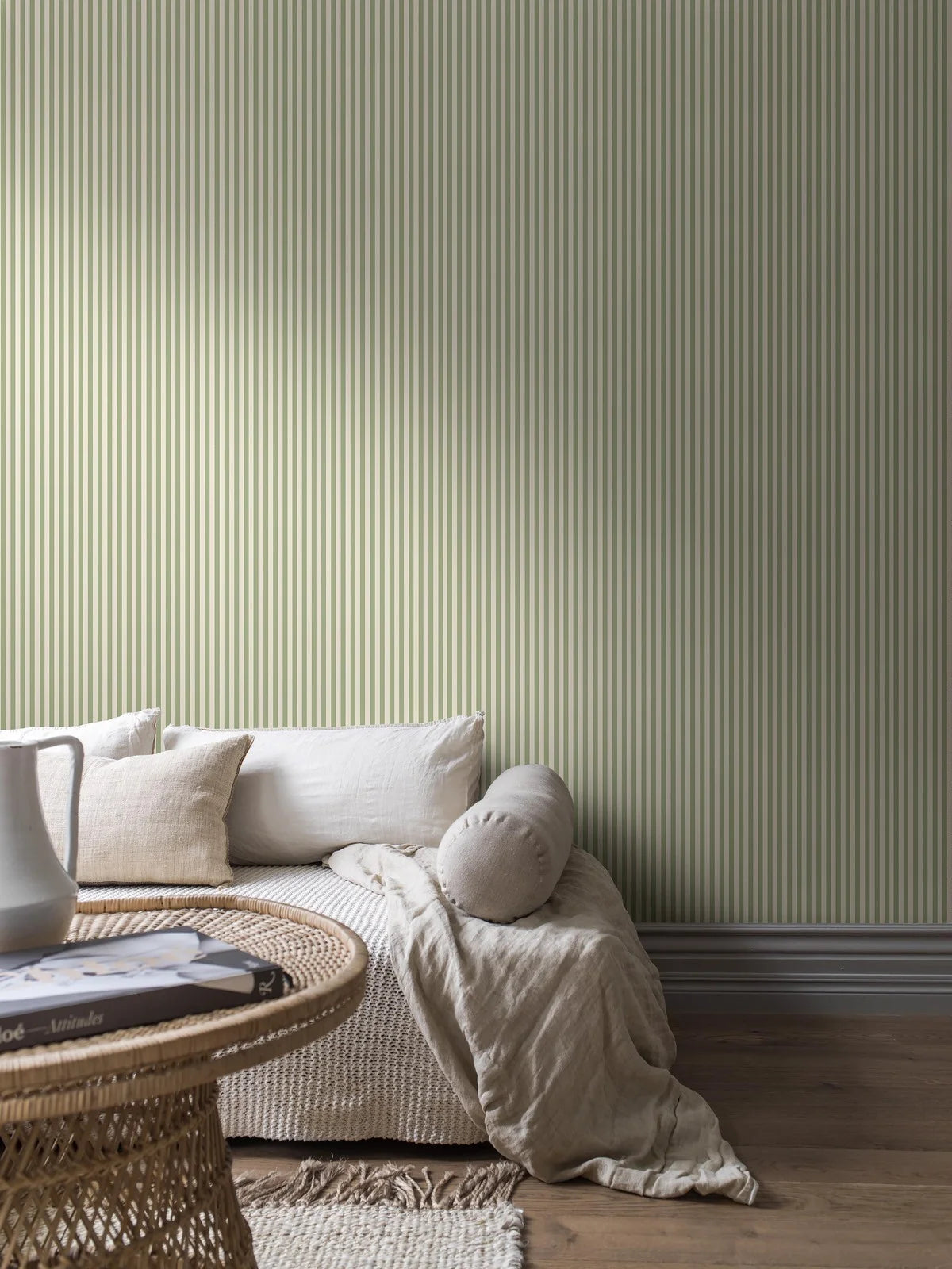 Behang met streepmotief MÖLLE STRIPE groen met beige