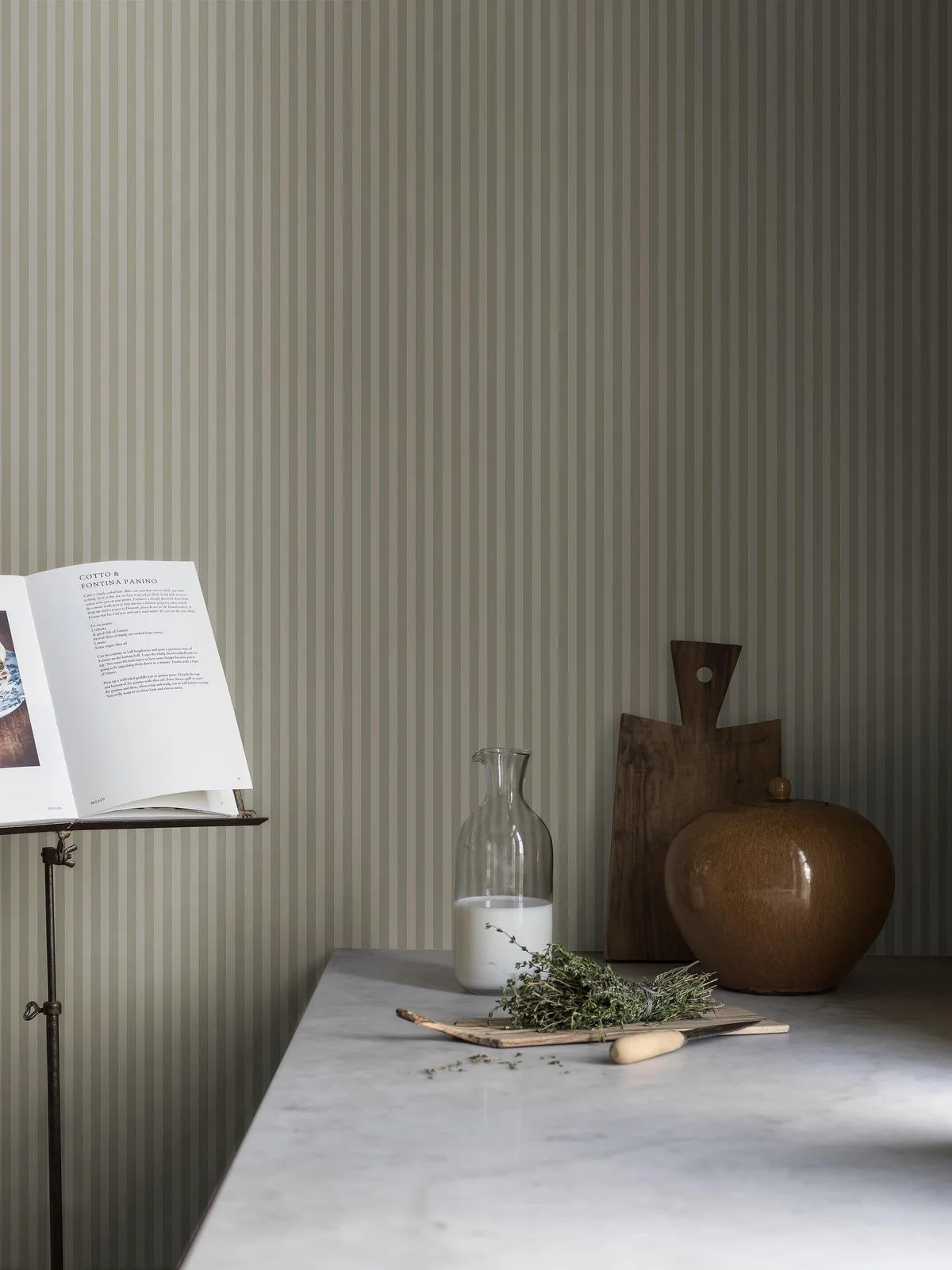 Behang met streepmotief MÖLLE STRIPE grijs met beige