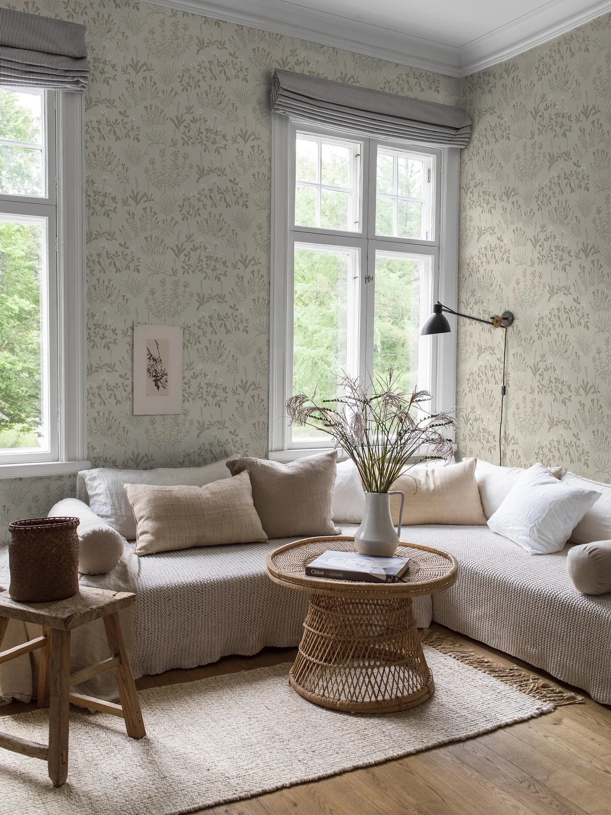 Behang met bloemenmotief NORAS ANG zandkleurig met bruin