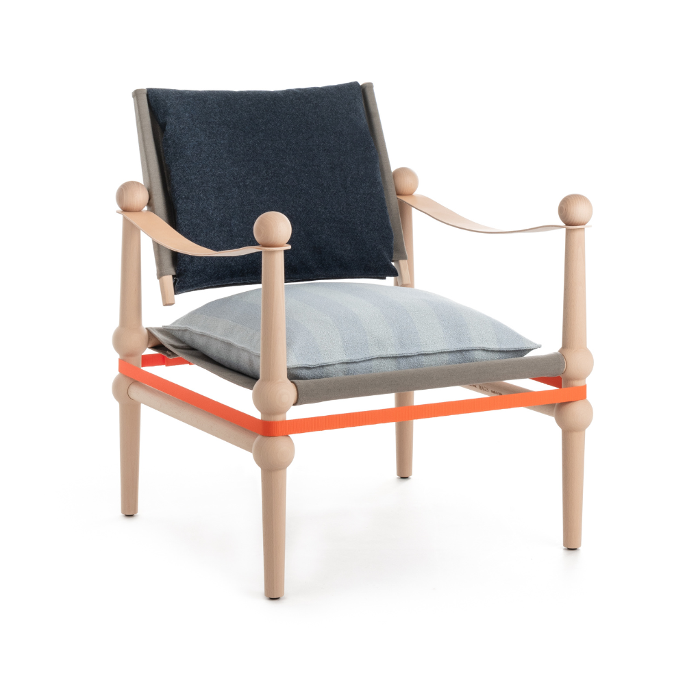 TWAIN armchair in blue with a light beech base